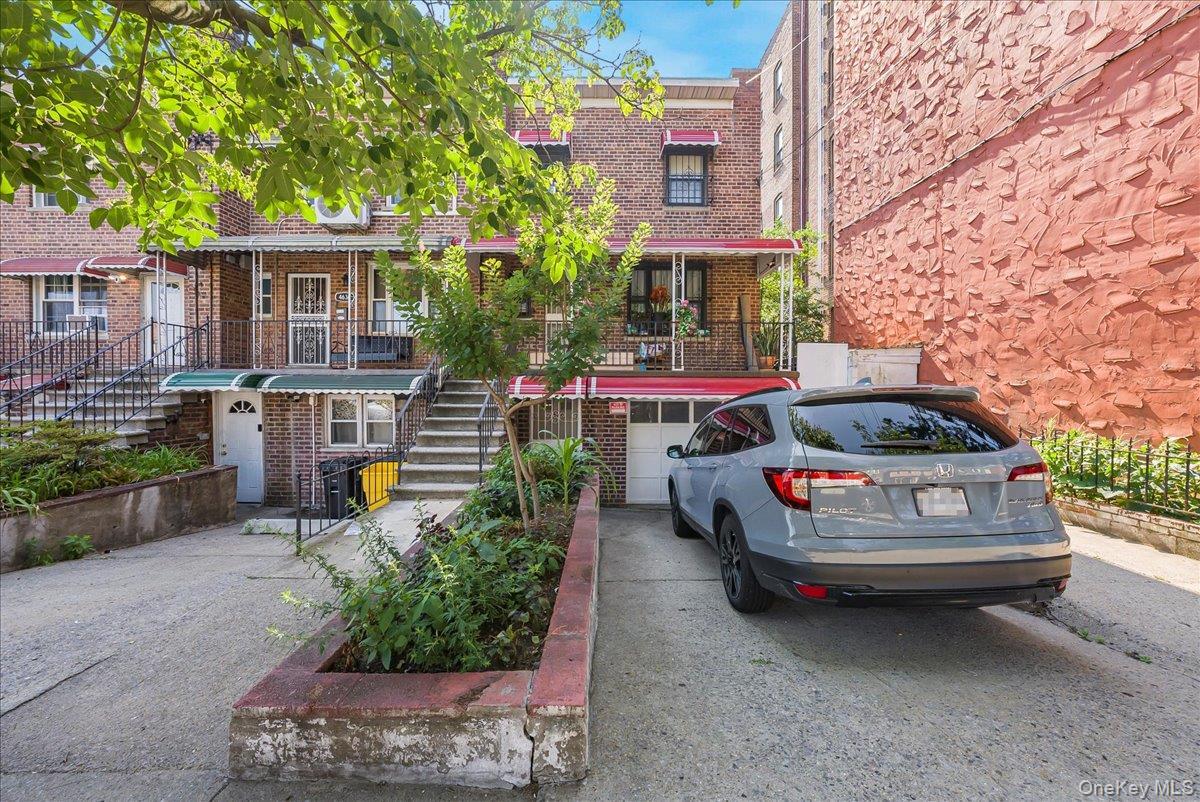 Single Family Carpenter  Bronx, NY 10470, MLS-903983-2