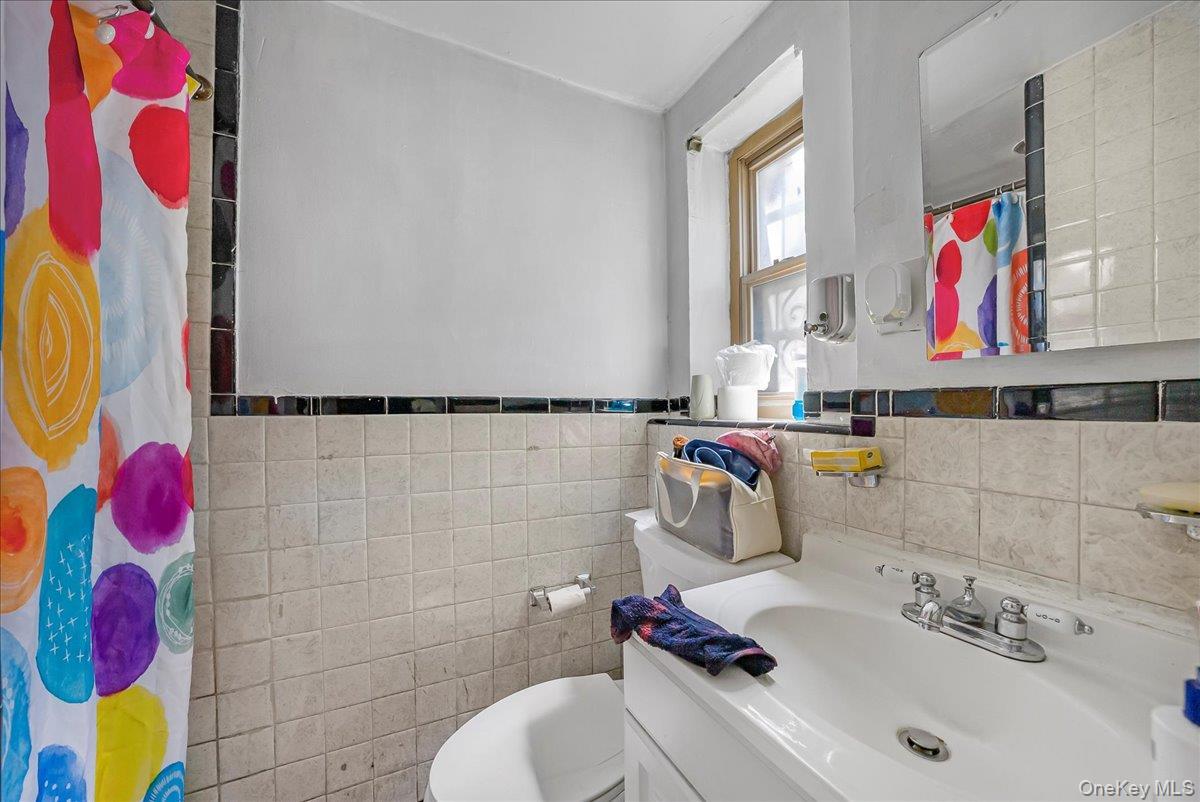 Single Family Carpenter  Bronx, NY 10470, MLS-903983-29