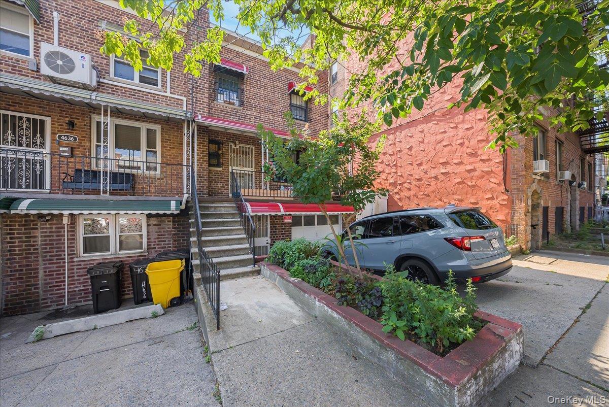 Single Family Carpenter  Bronx, NY 10470, MLS-903983-3