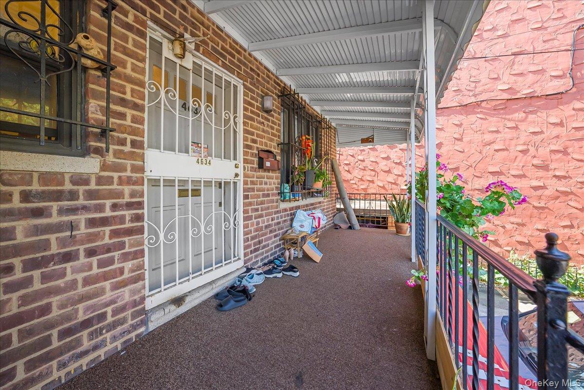 Single Family Carpenter  Bronx, NY 10470, MLS-903983-5