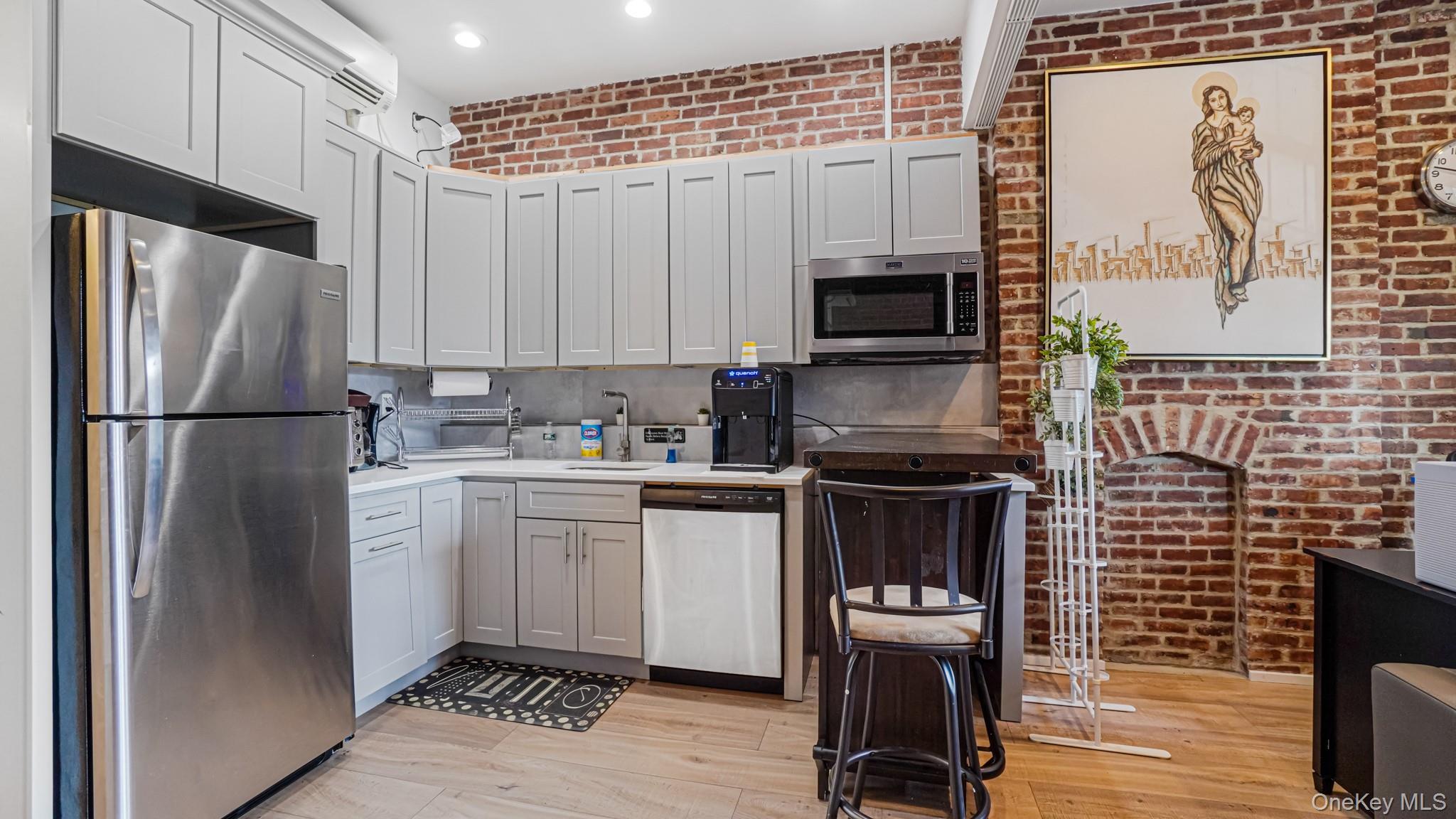 Single Family 179th  Manhattan, NY 10033, MLS-904043-20