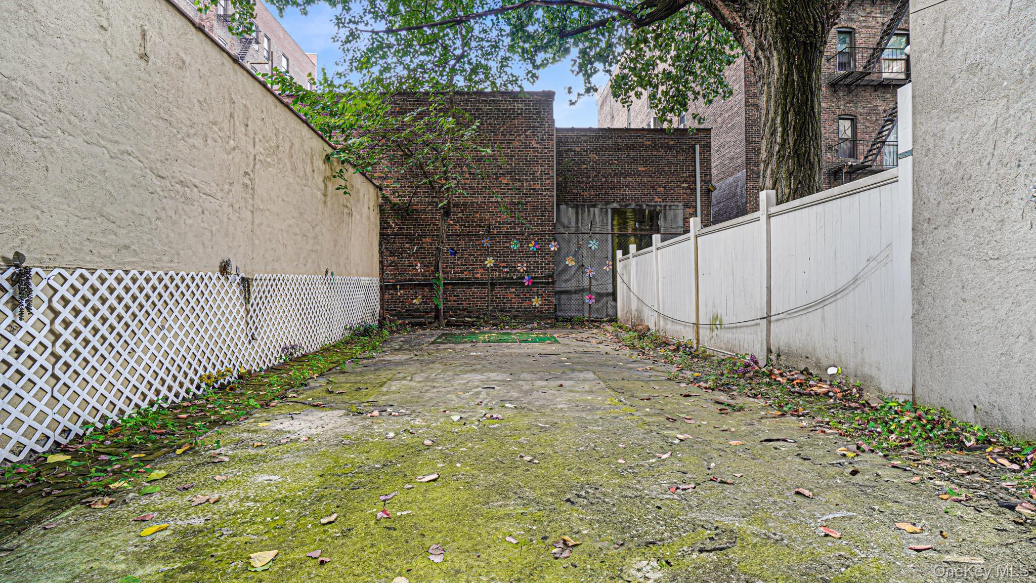 Single Family 179th  Manhattan, NY 10033, MLS-904043-24
