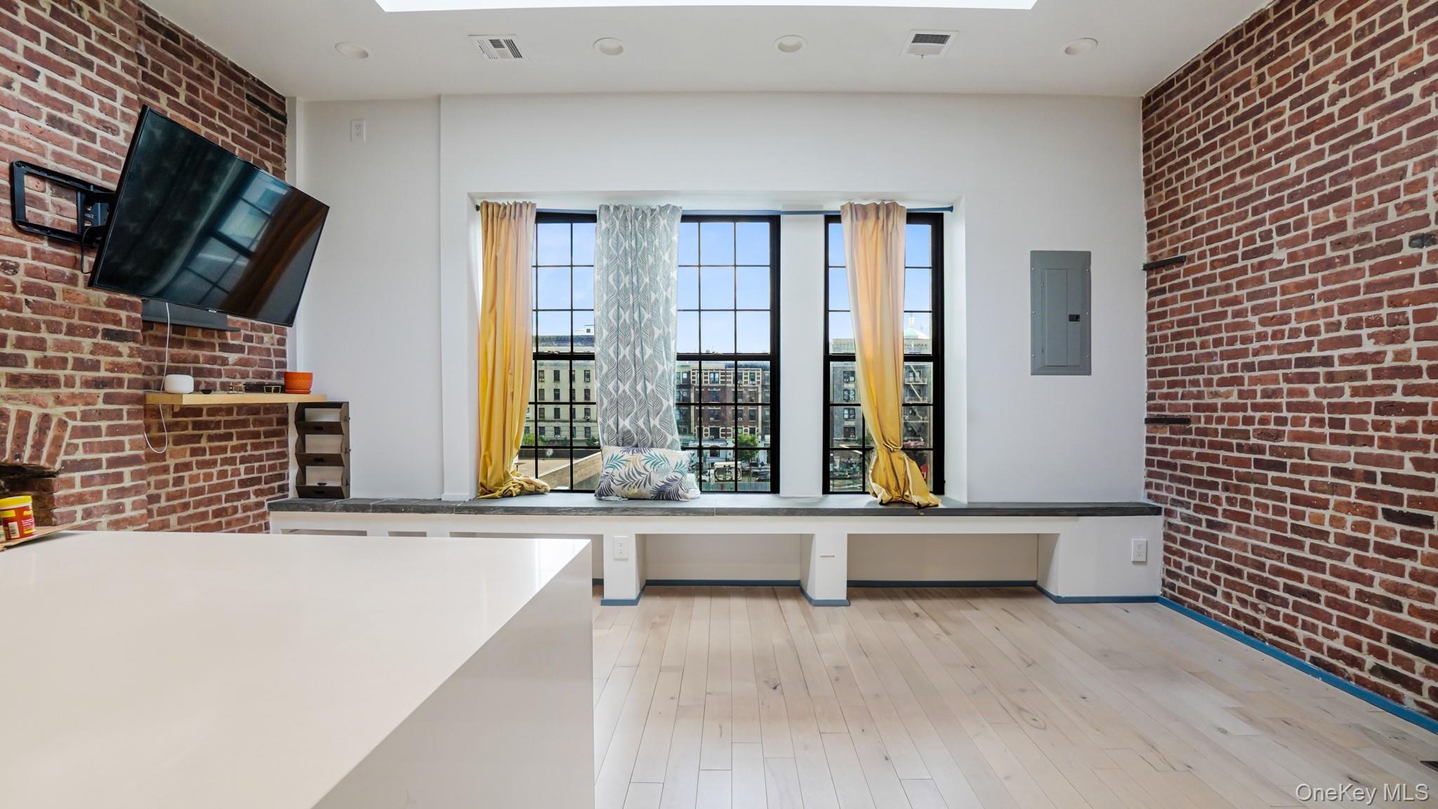 Single Family 179th  Manhattan, NY 10033, MLS-904043-30