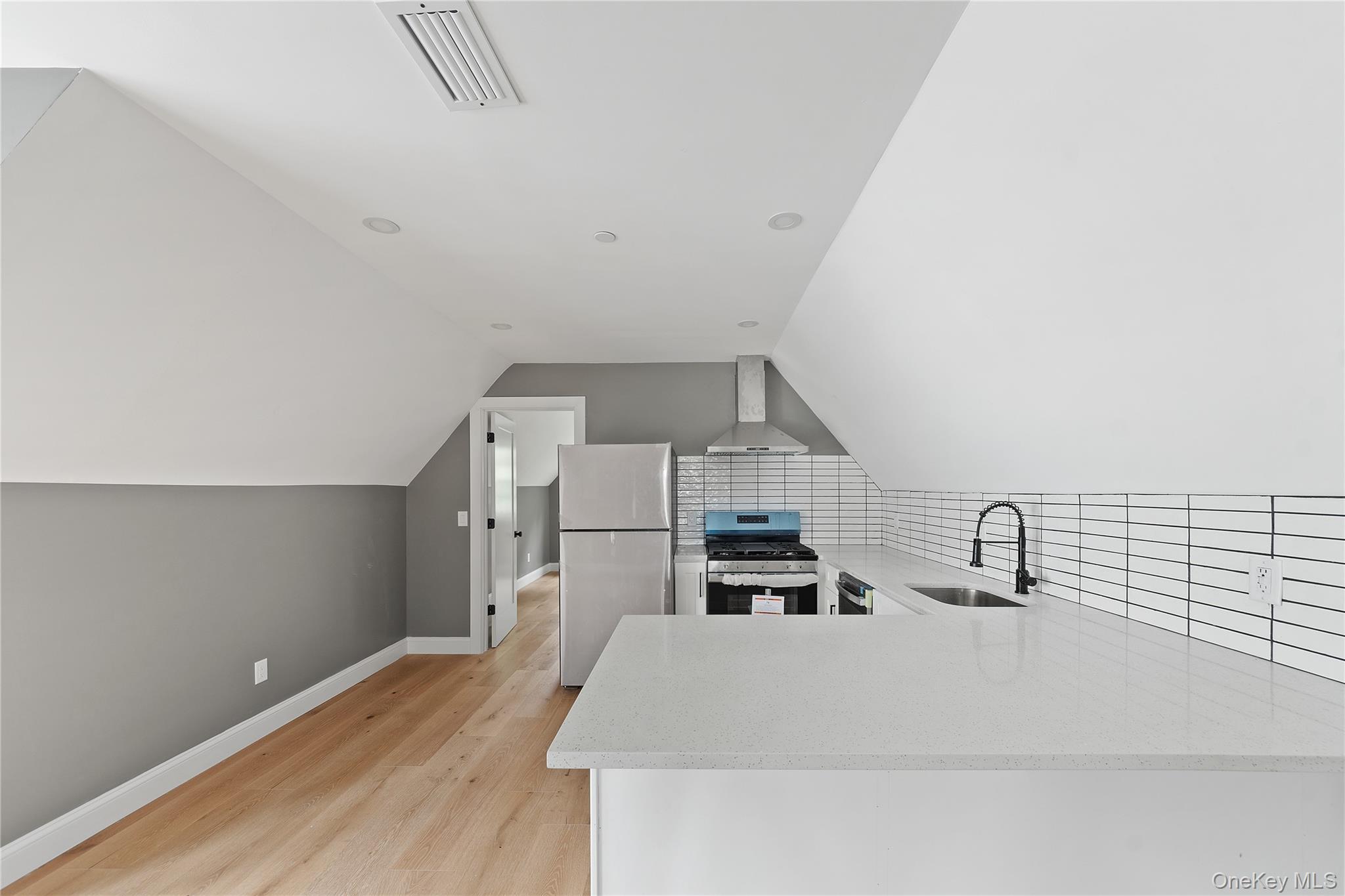 Single Family 10 Westchester County, NY 10550, MLS-904057-14