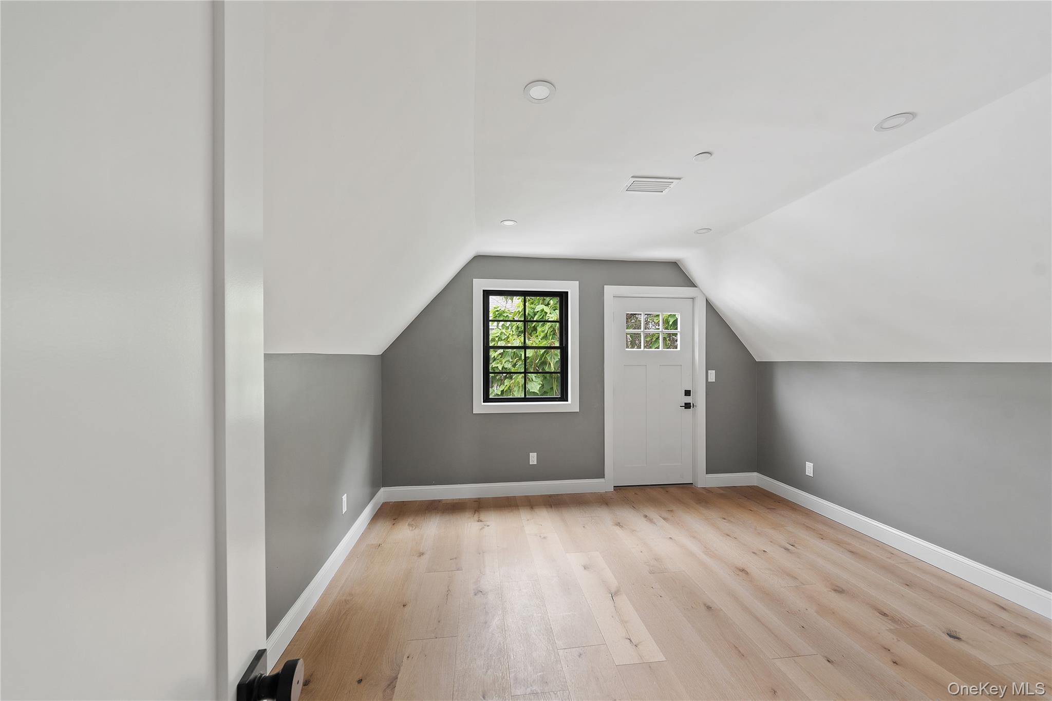 Single Family 10 Westchester County, NY 10550, MLS-904057-16