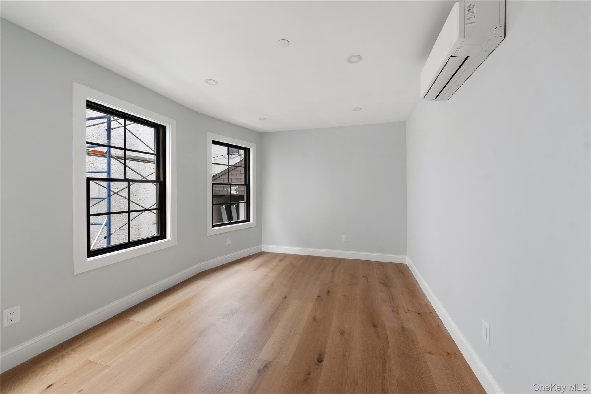 Single Family 10 Westchester County, NY 10550, MLS-904057-22