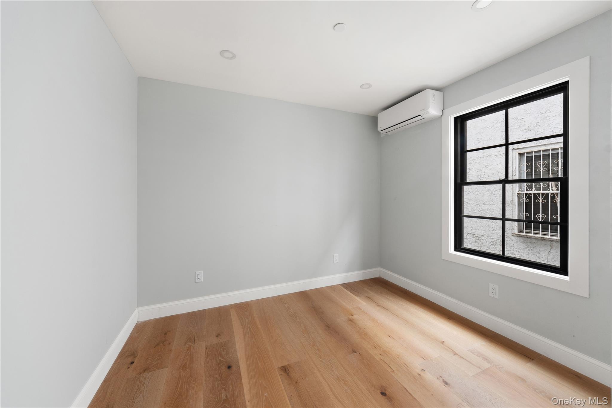 Single Family 10 Westchester County, NY 10550, MLS-904057-23