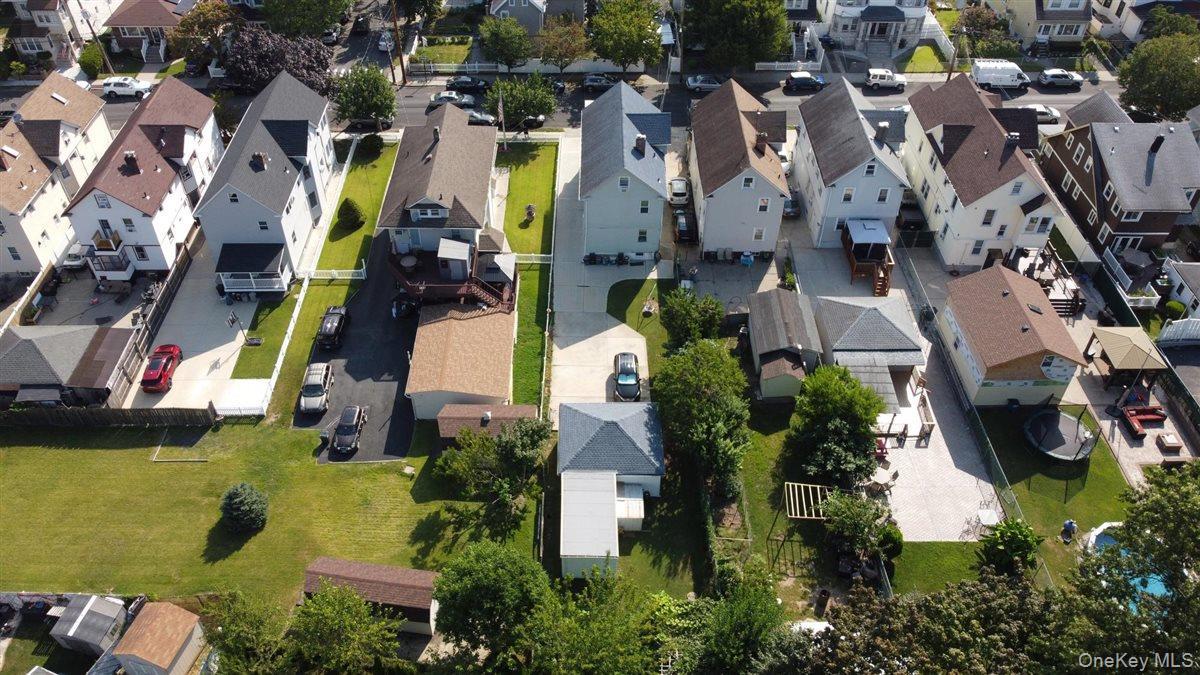 Single Family Dubois  Staten Island, NY 10310, MLS-904072-25