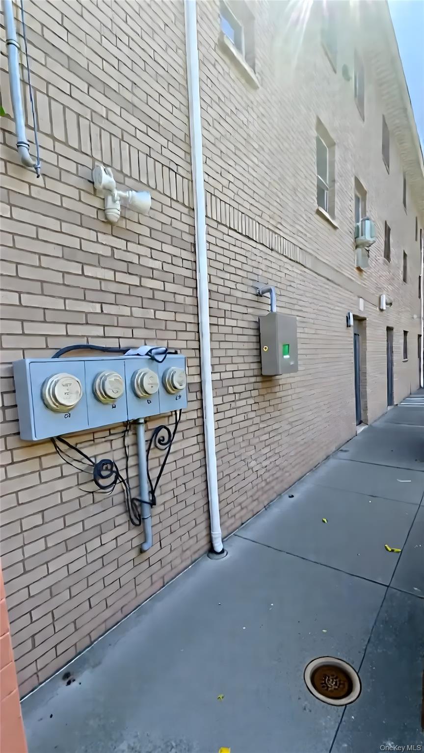 Single Family 95th  Queens, NY 11416, MLS-904088-25