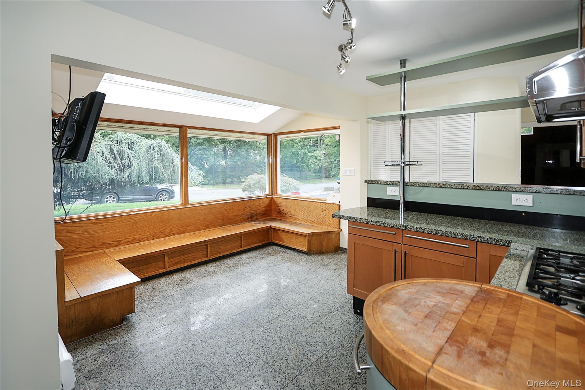 Single Family Carriage Nassau County, NY 11577, MLS-904096-13