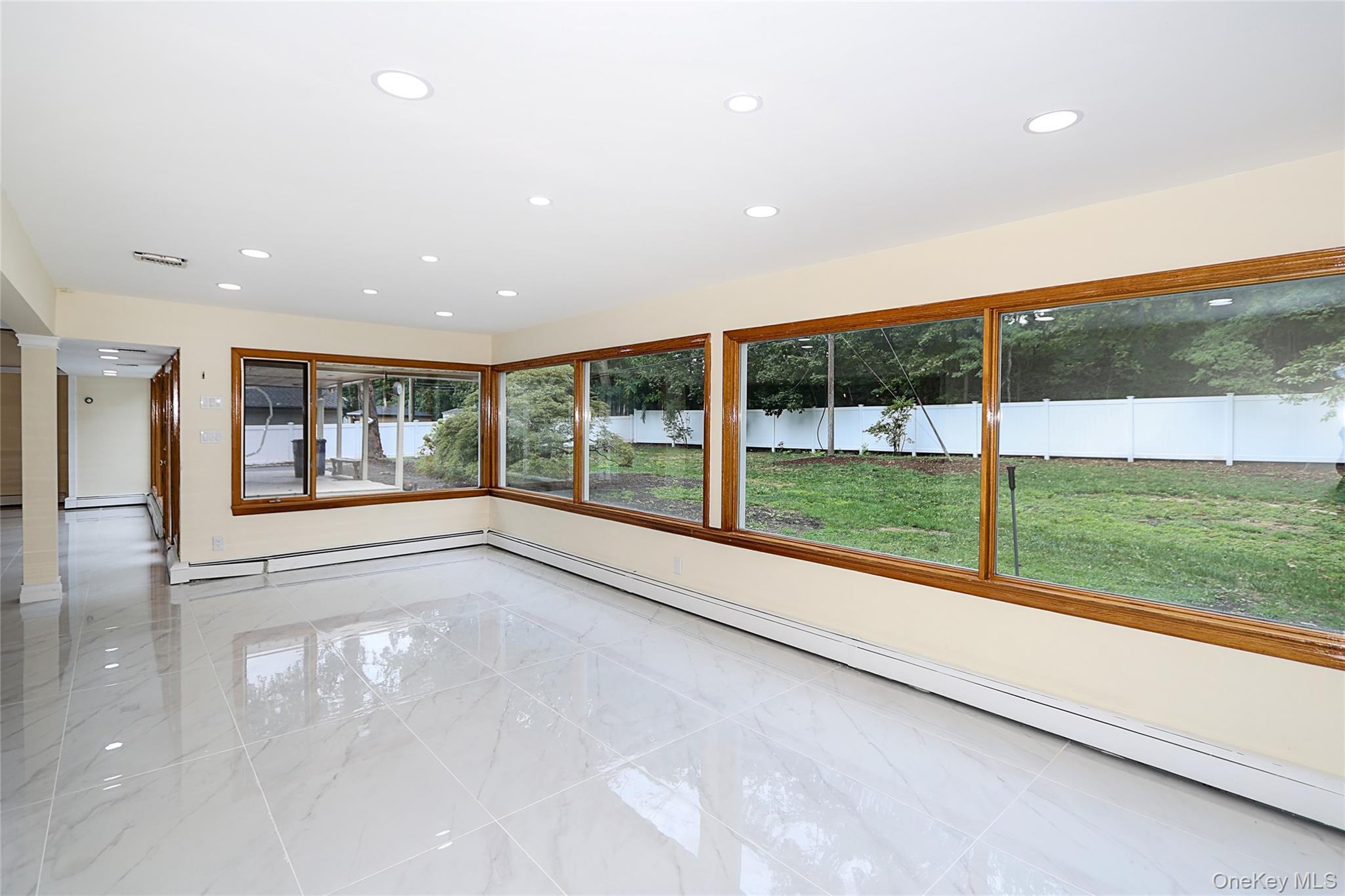 Single Family Carriage Nassau County, NY 11577, MLS-904096-23