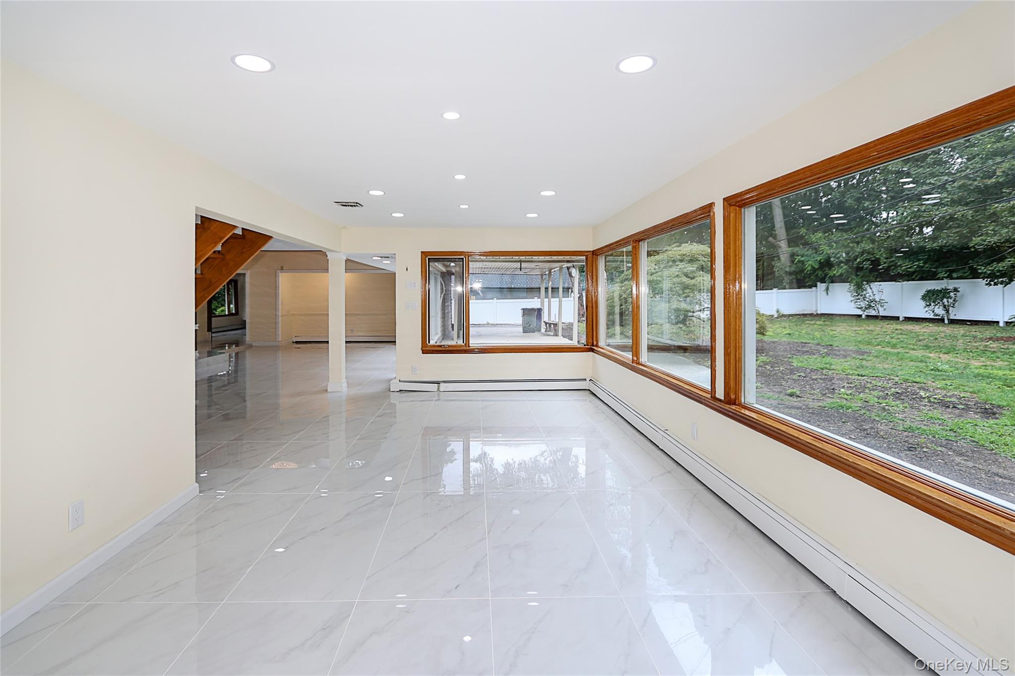 Single Family Carriage Nassau County, NY 11577, MLS-904096-24