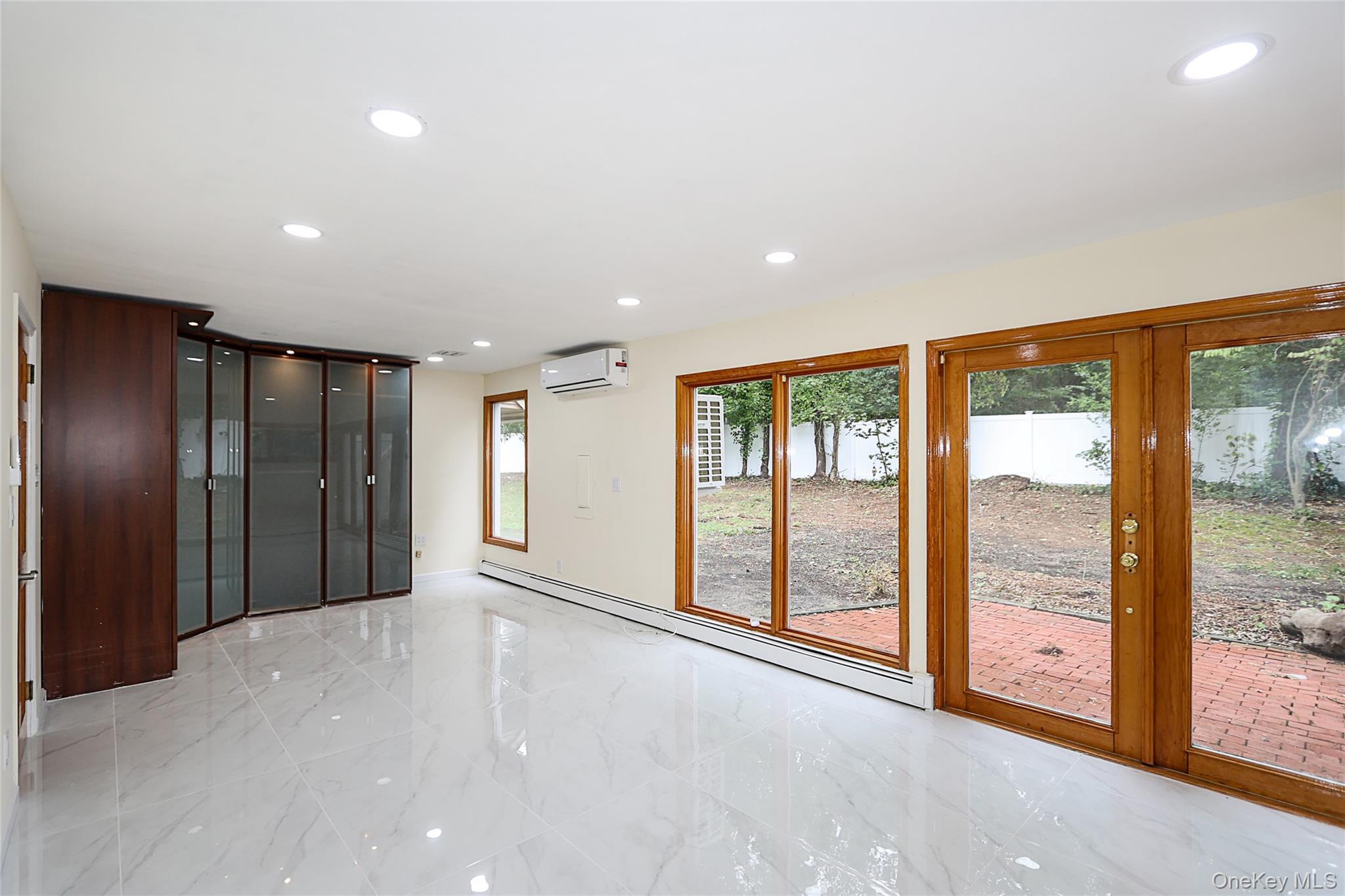 Single Family Carriage Nassau County, NY 11577, MLS-904096-26