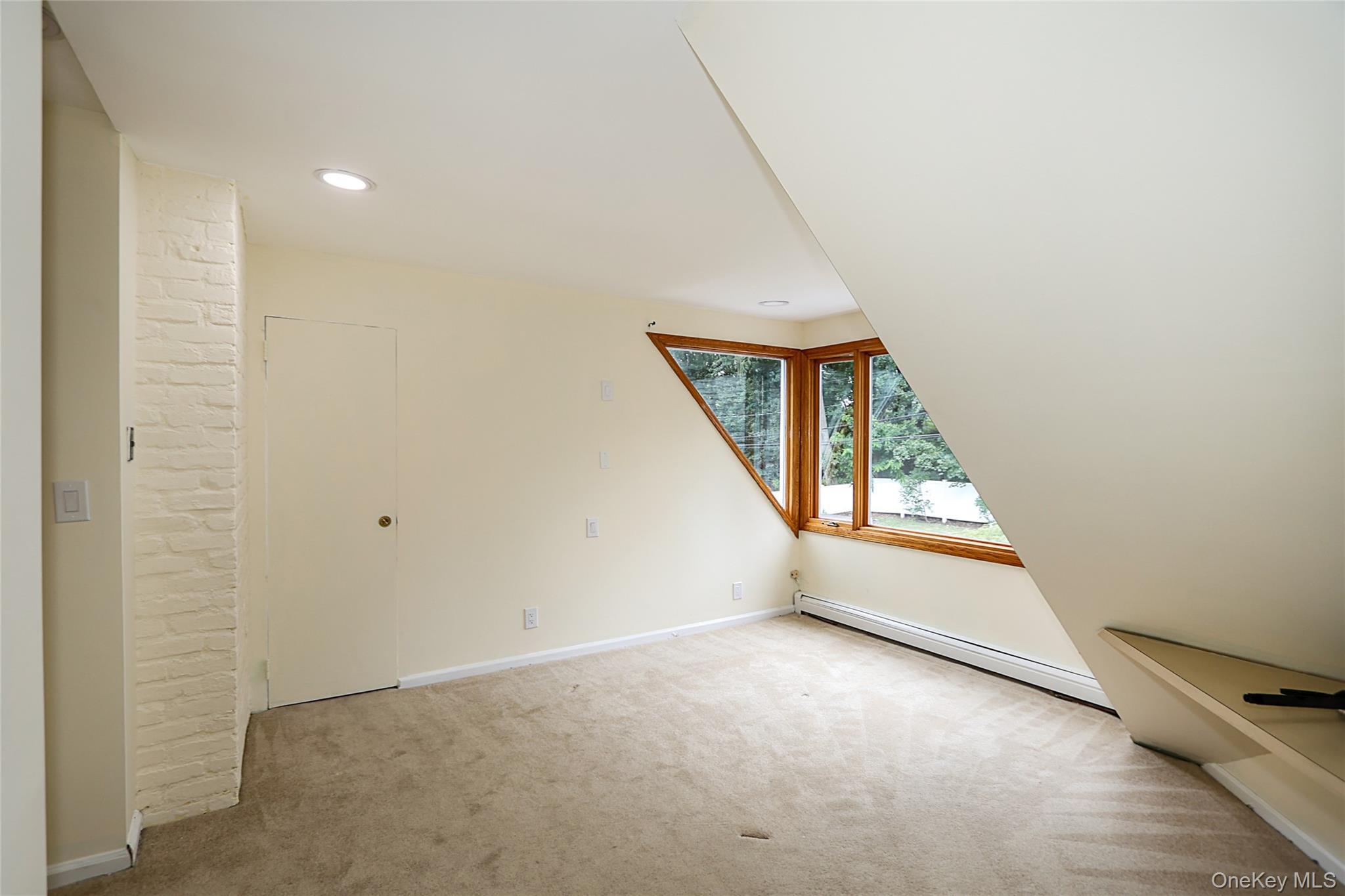 Single Family Carriage Nassau County, NY 11577, MLS-904096-35