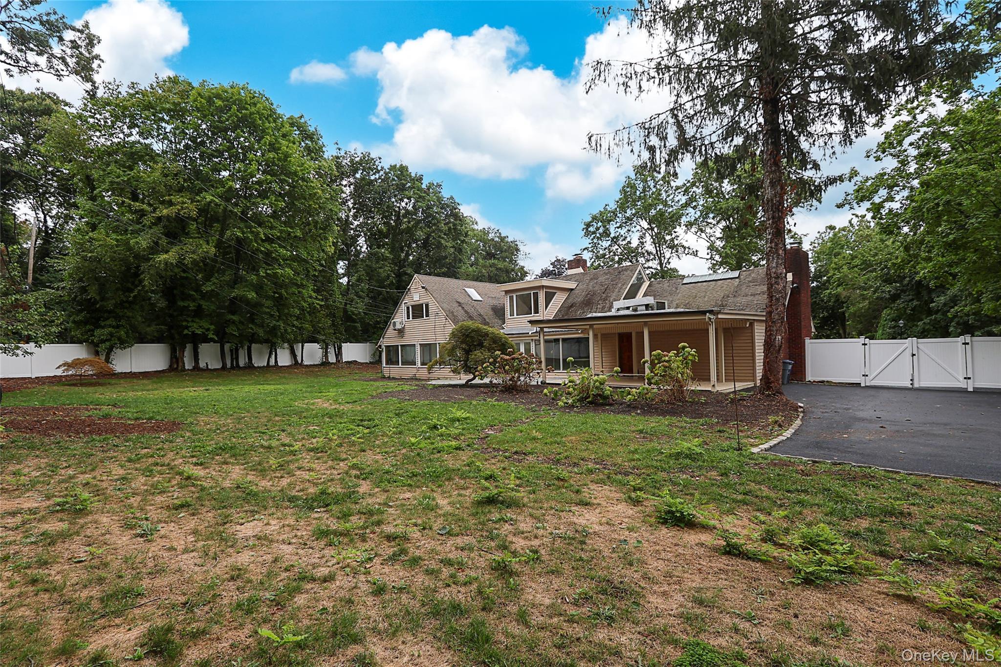 Single Family Carriage Nassau County, NY 11577, MLS-904096-40