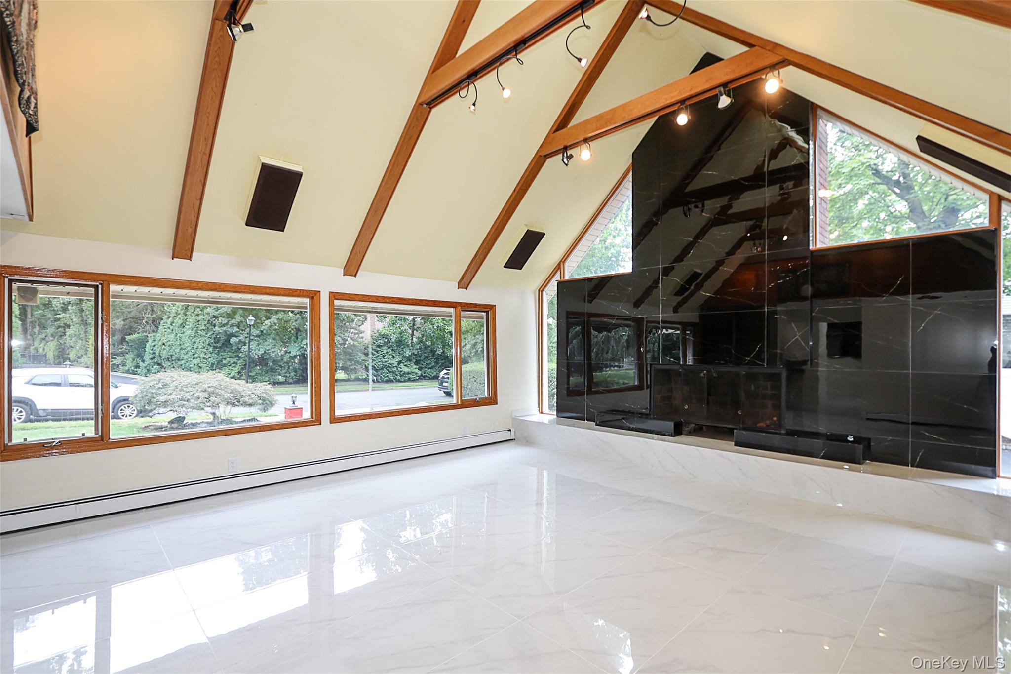 Single Family Carriage Nassau County, NY 11577, MLS-904096-7