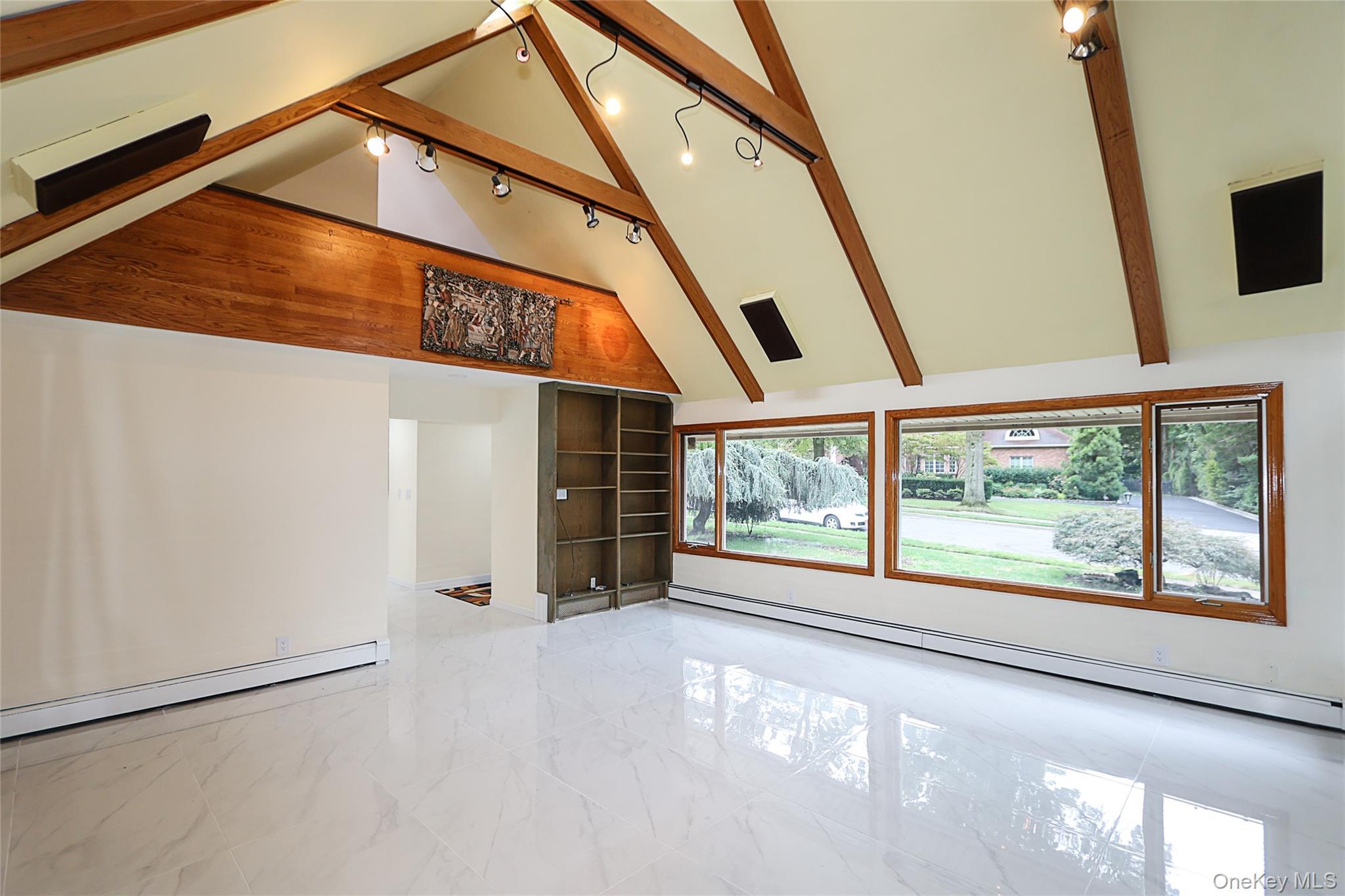 Single Family Carriage Nassau County, NY 11577, MLS-904096-8