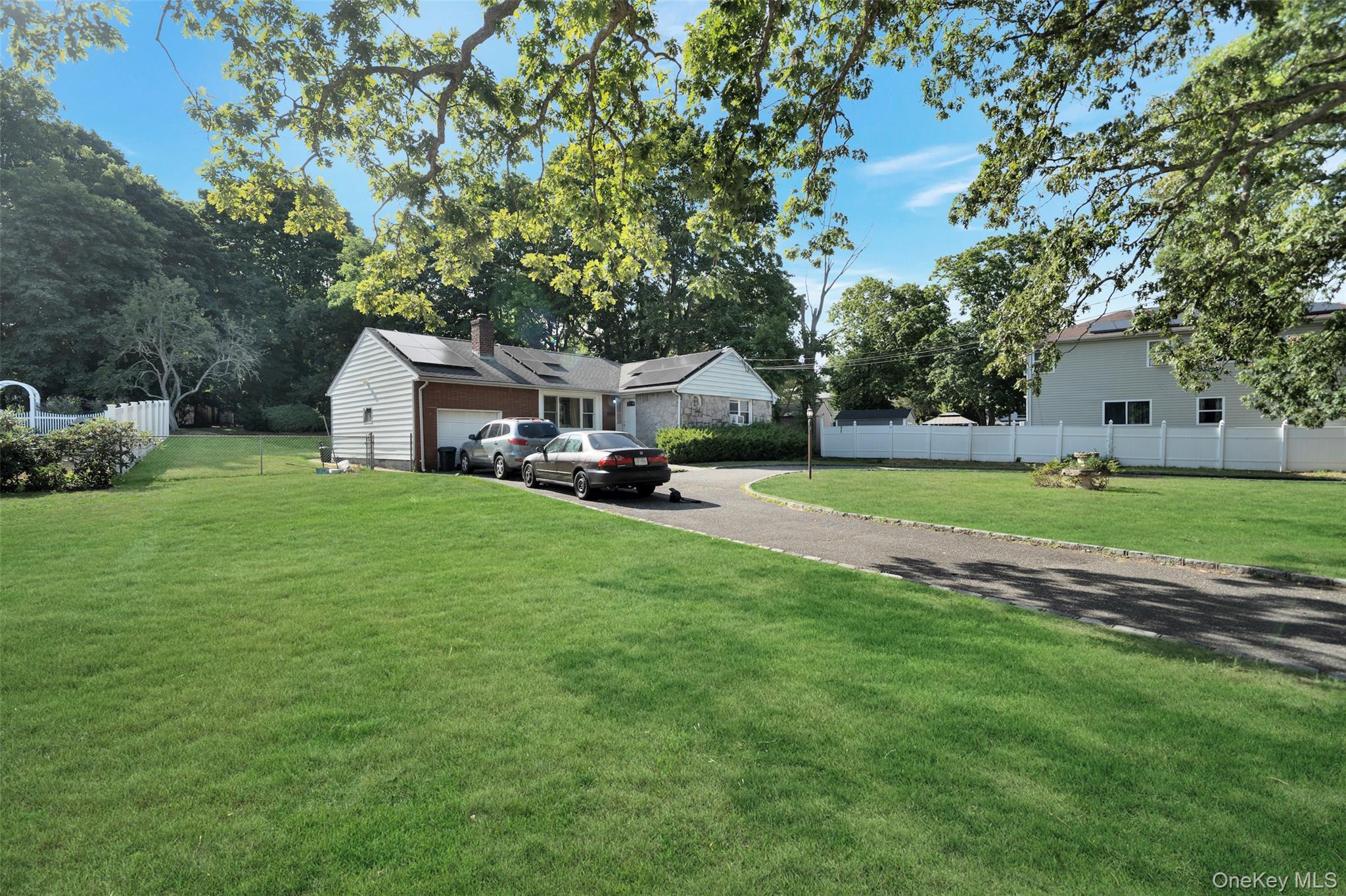 Single Family Melville Rd N  Suffolk County, NY 11746, MLS-904141-3