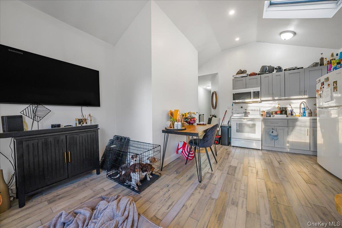 Single Family Kennellworth  Bronx, NY 10465, MLS-904152-10