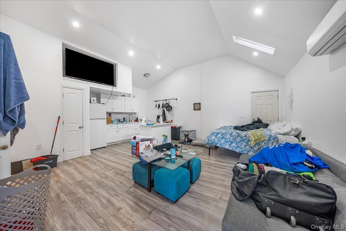 Single Family Kennellworth  Bronx, NY 10465, MLS-904152-25