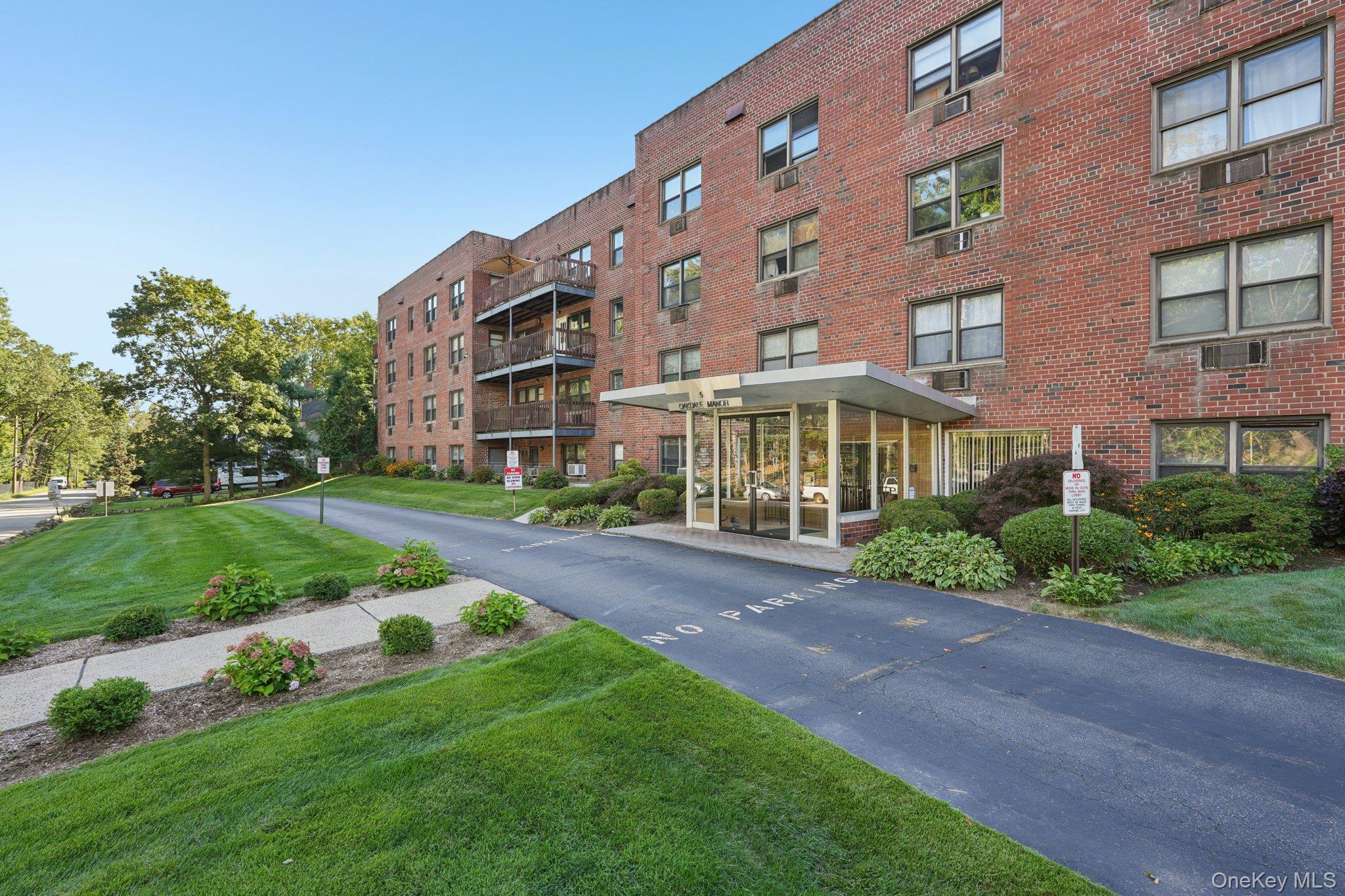 Coop Oakdale Manor  Rockland County, NY 10901, MLS-904157-3