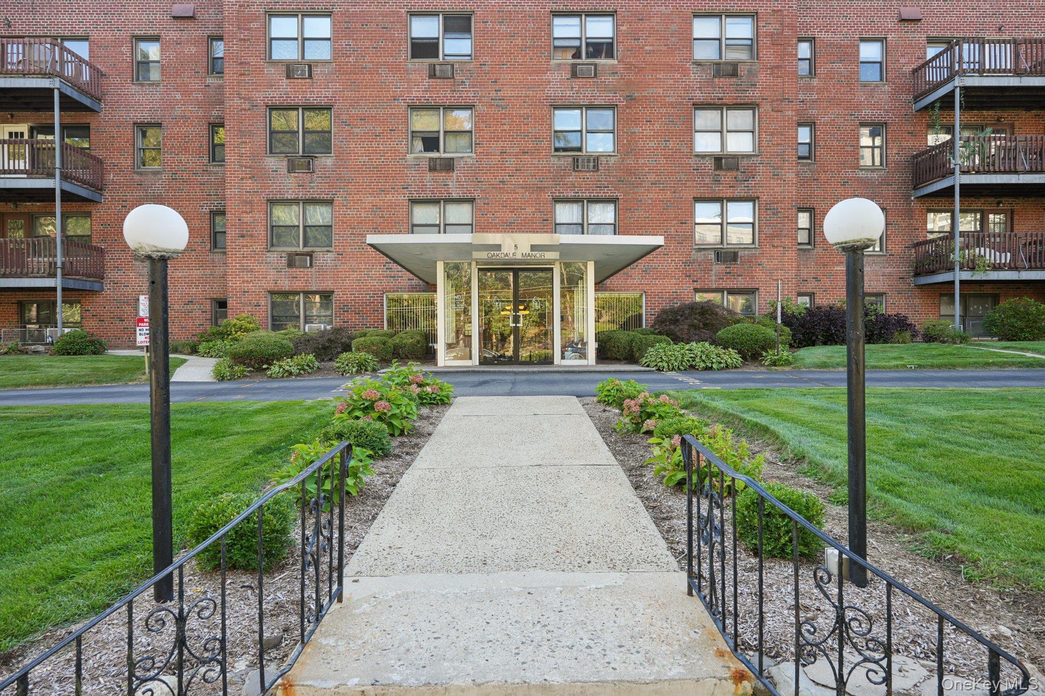 Coop Oakdale Manor  Rockland County, NY 10901, MLS-904157-4