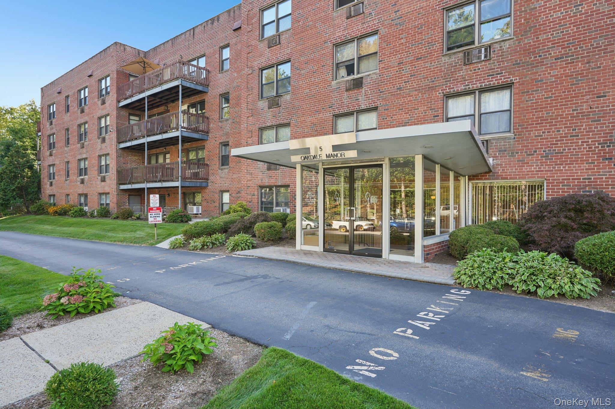 Coop Oakdale Manor  Rockland County, NY 10901, MLS-904157-7