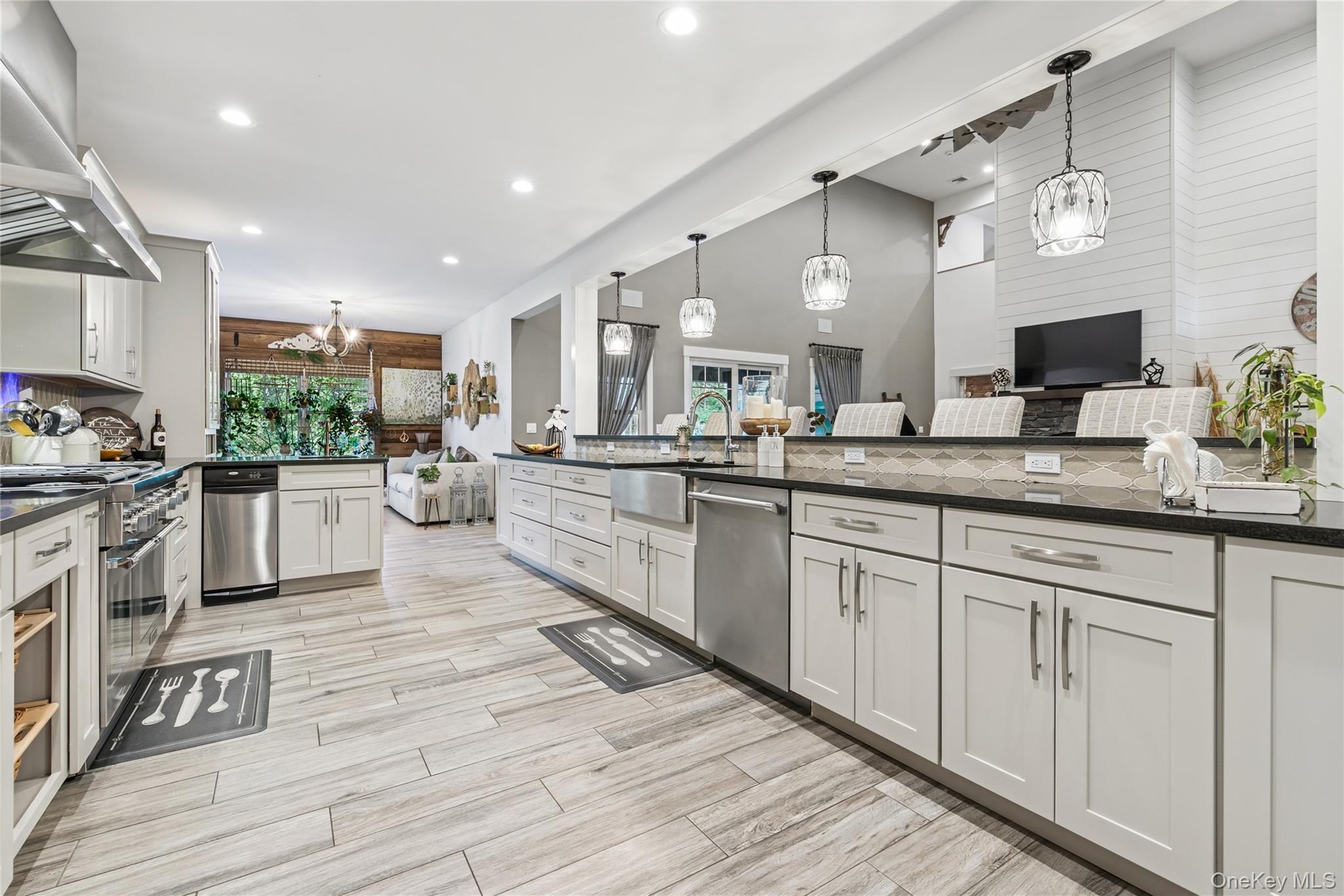 Single Family Jonah Suffolk County, NY 11764, MLS-904166-9