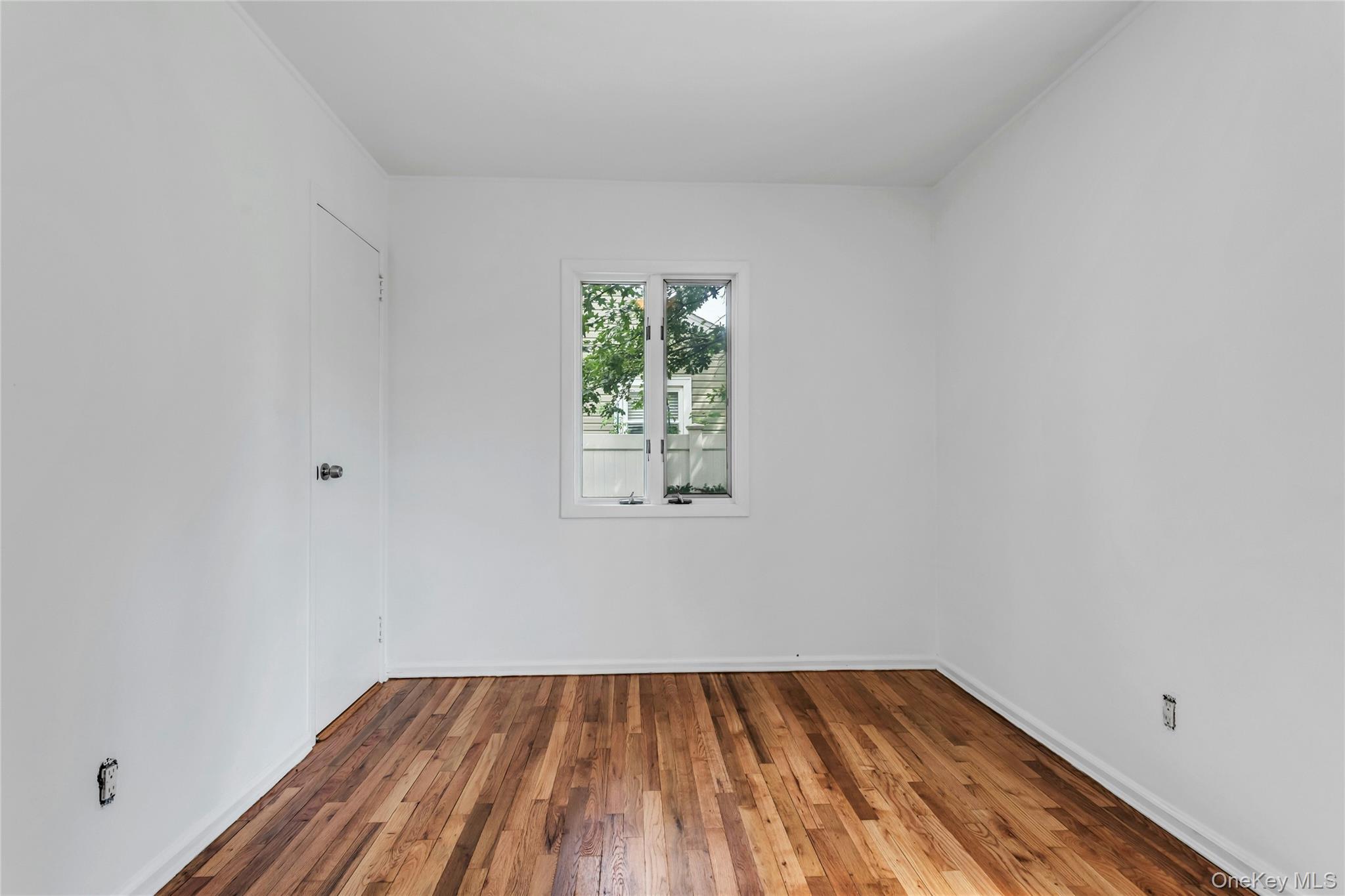 Single Family Hickory Nassau County, NY 11758, MLS-904311-13