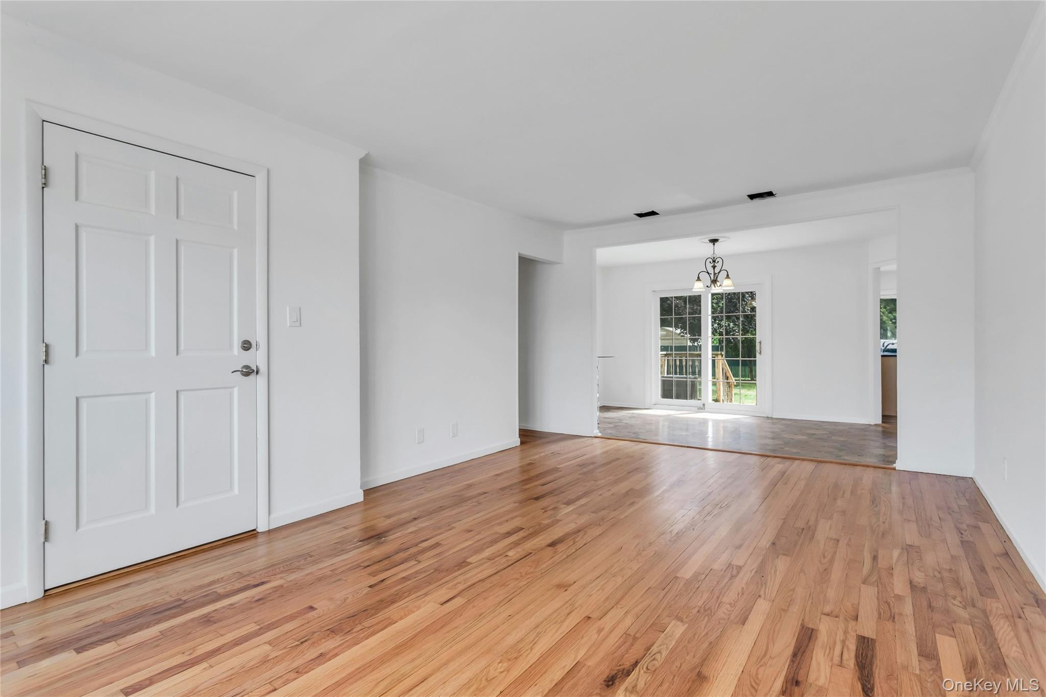 Single Family Hickory Nassau County, NY 11758, MLS-904311-19