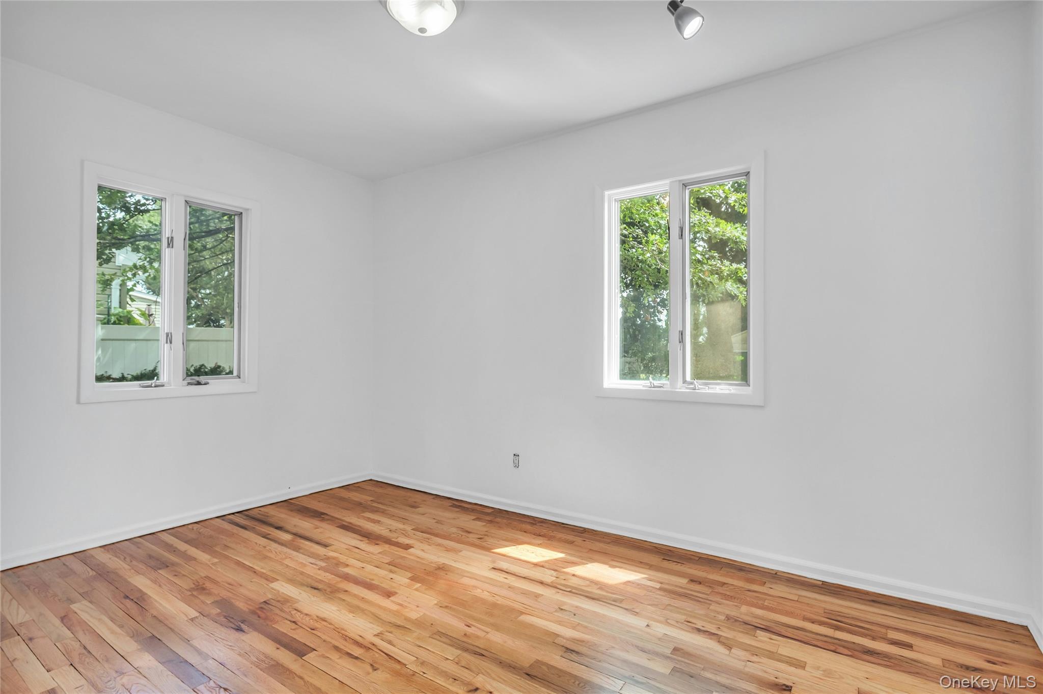 Single Family Hickory Nassau County, NY 11758, MLS-904311-22