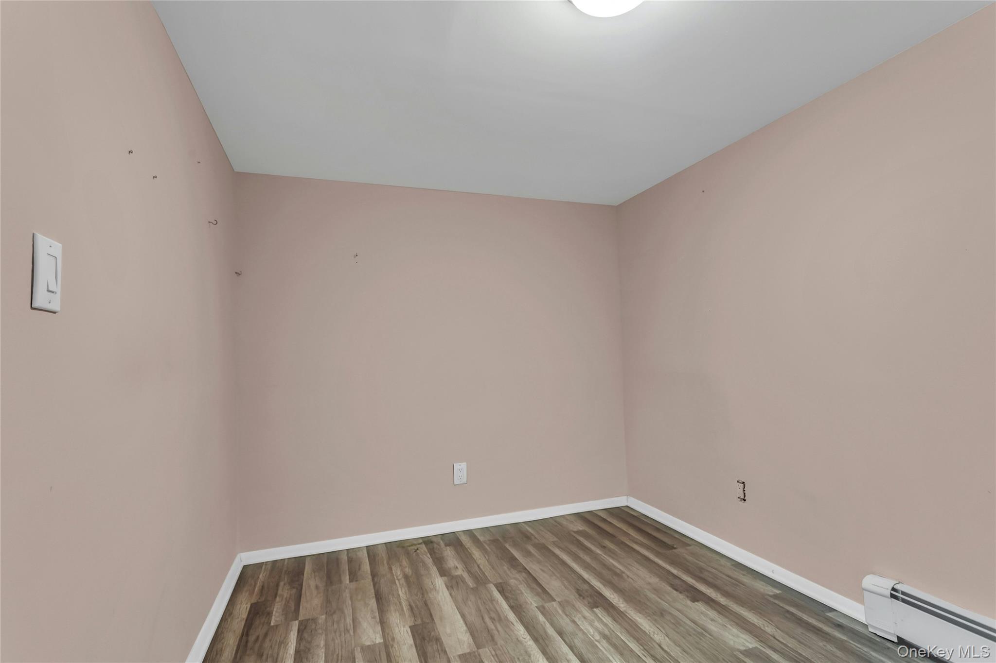 Single Family Hickory Nassau County, NY 11758, MLS-904311-24