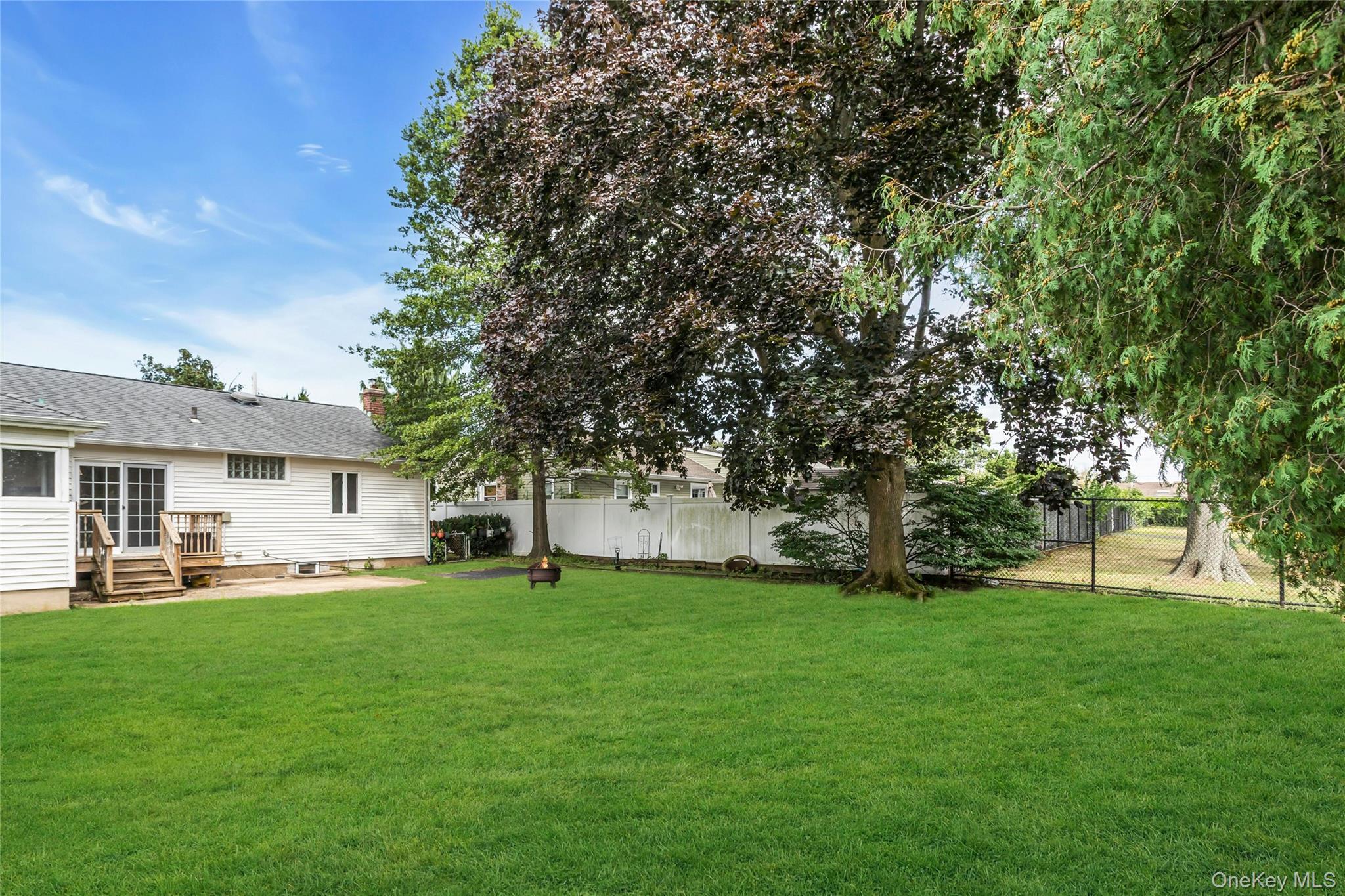 Single Family Hickory Nassau County, NY 11758, MLS-904311-28