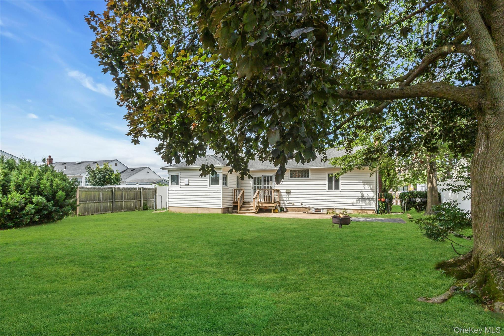 Single Family Hickory Nassau County, NY 11758, MLS-904311-29