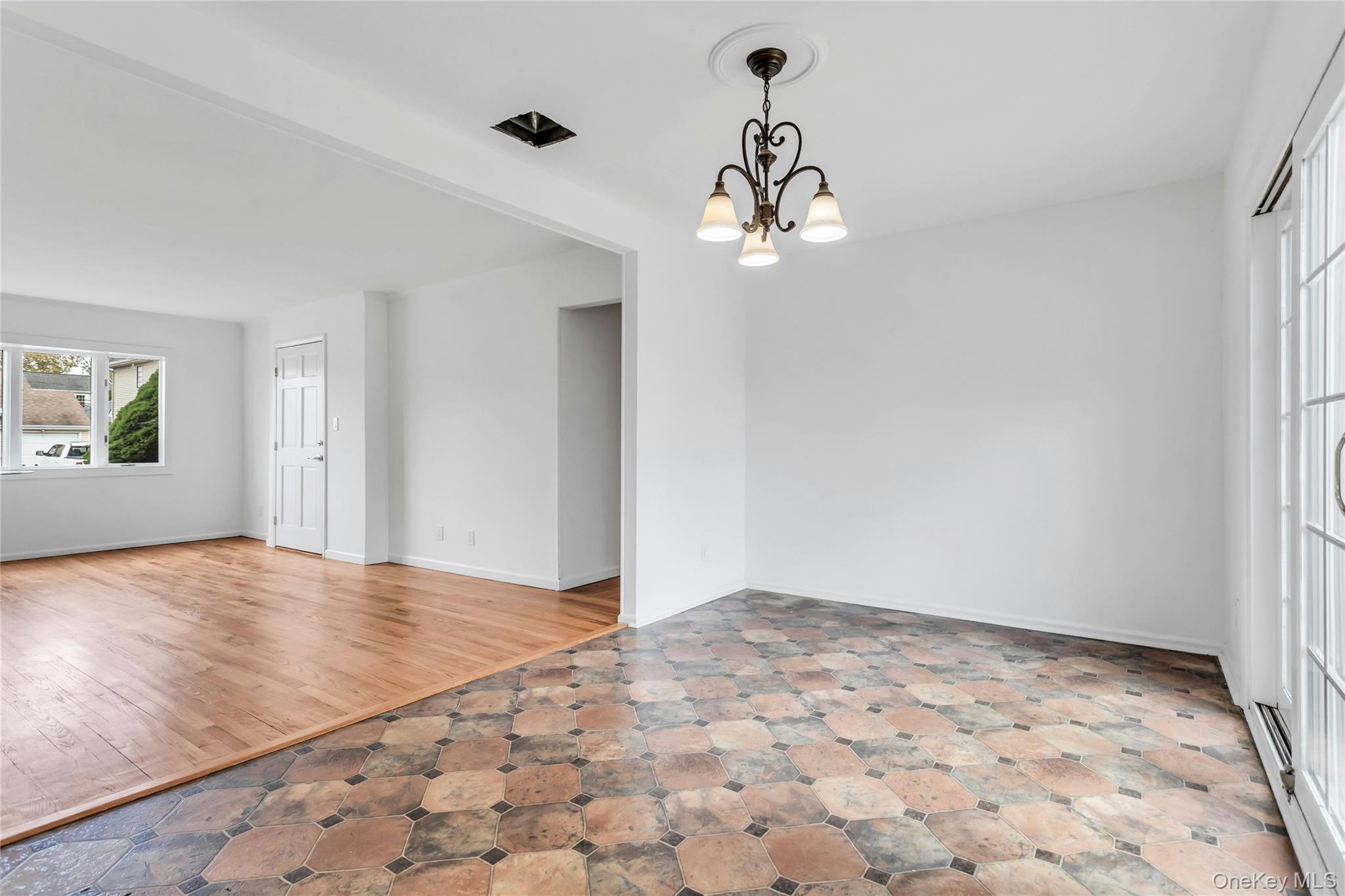 Single Family Hickory Nassau County, NY 11758, MLS-904311-5