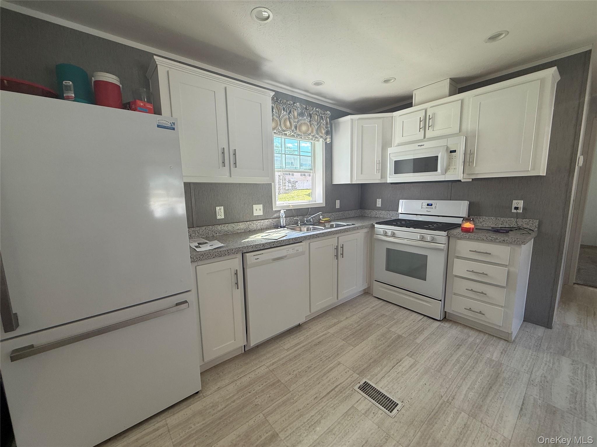 Single Family Sandgate  Orange County, NY 12553, MLS-904360-3