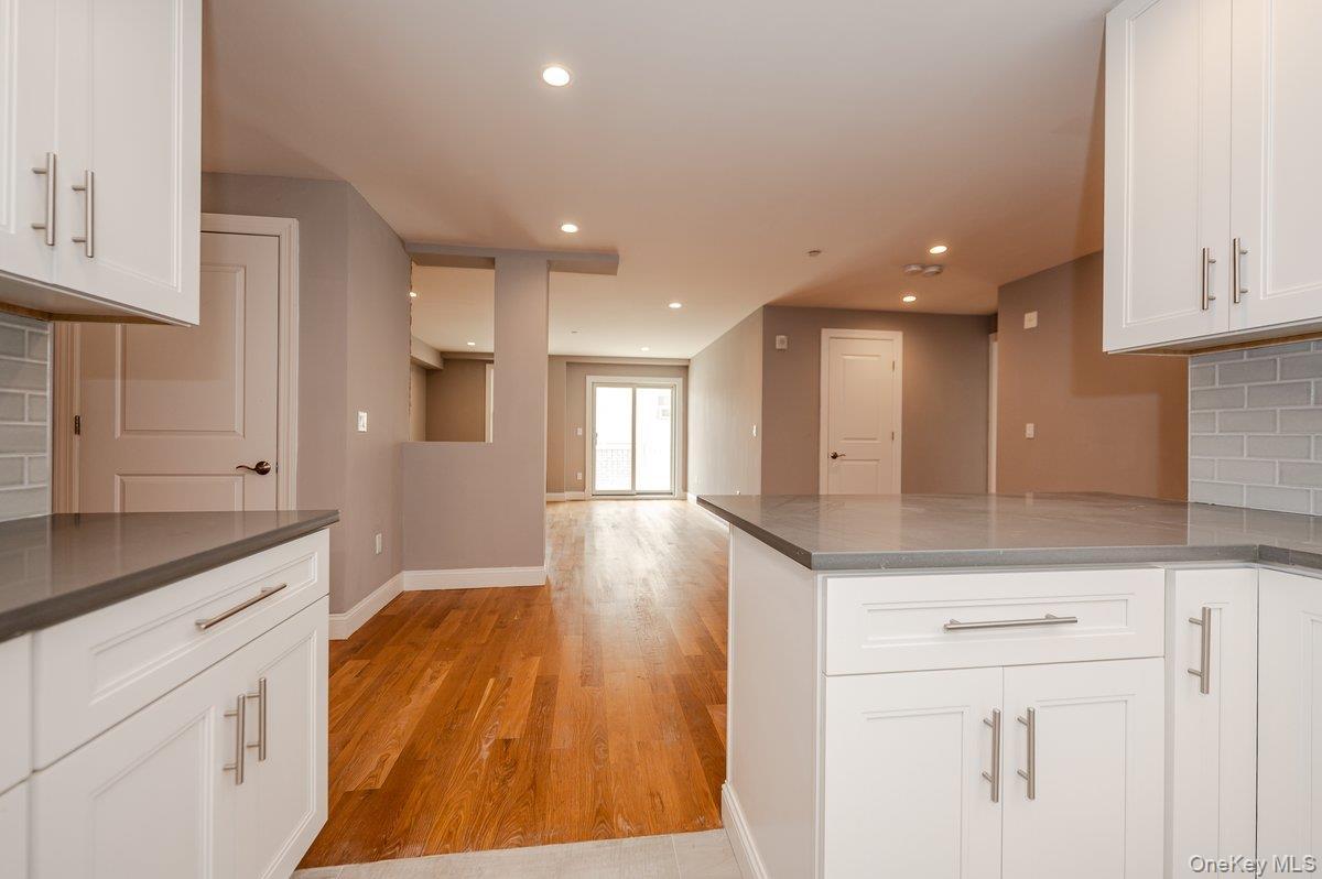 Condo Broadway  Nassau County, NY 11561, MLS-904420-10