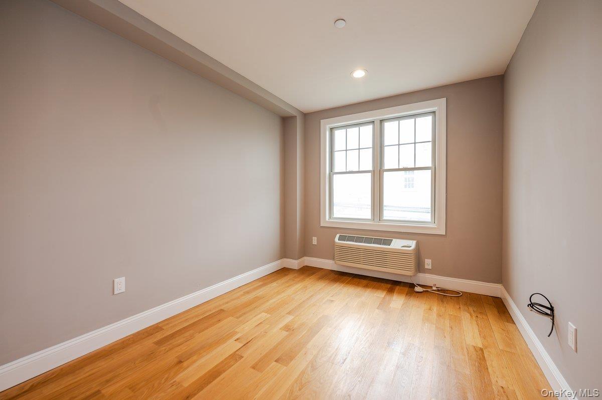 Condo Broadway  Nassau County, NY 11561, MLS-904420-17