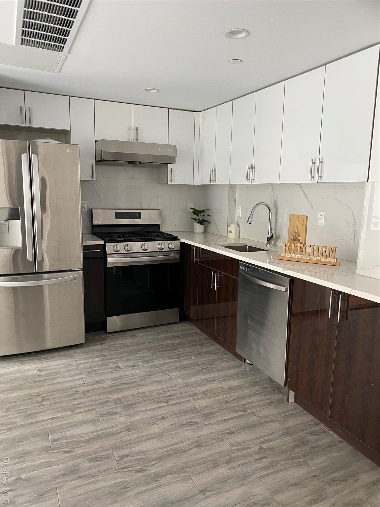 Condo Austin St  Queens, NY 11374, MLS-904479-16