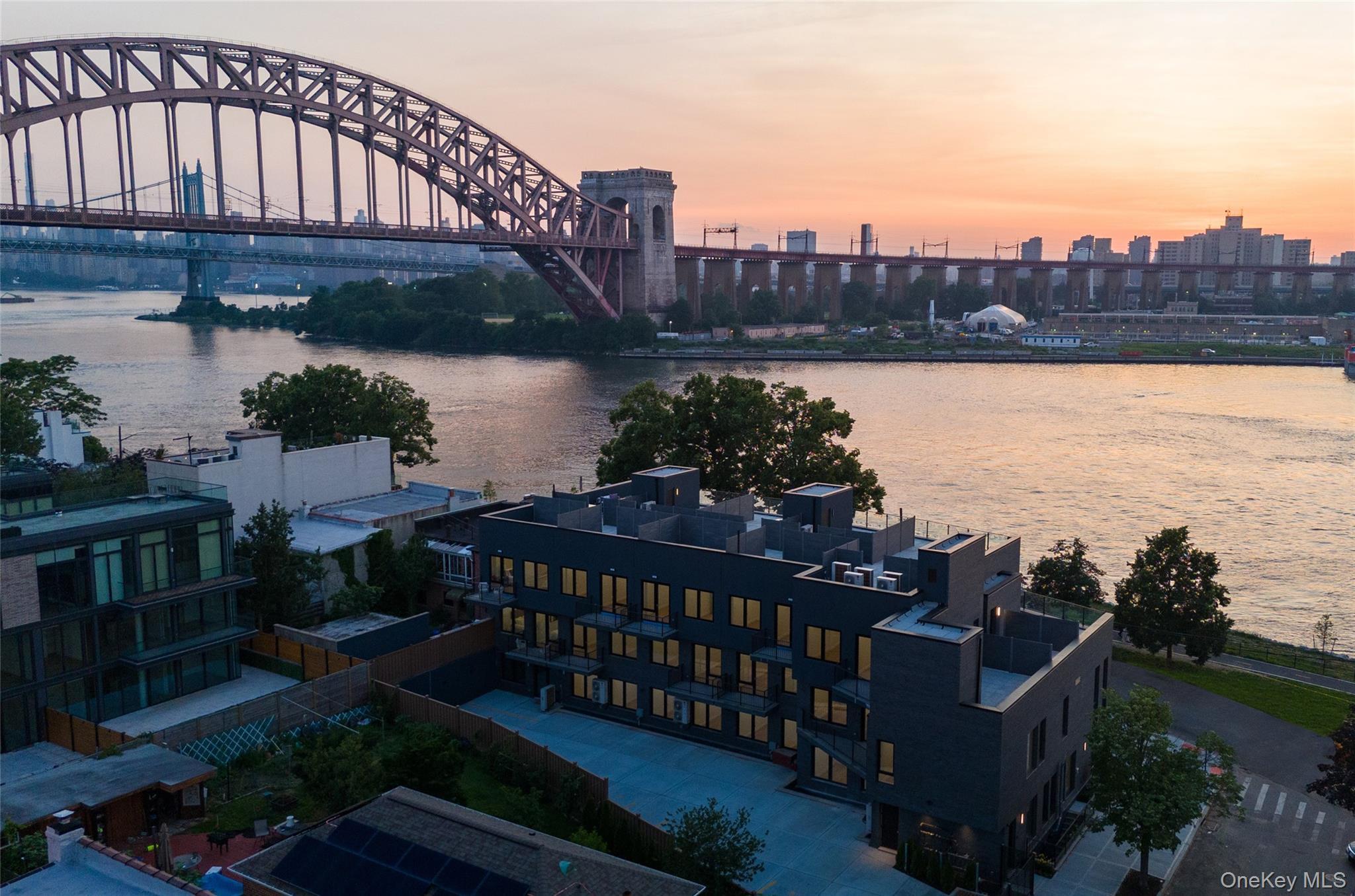 Condo Shore Blvd  Queens, NY 11105, MLS-904501-12