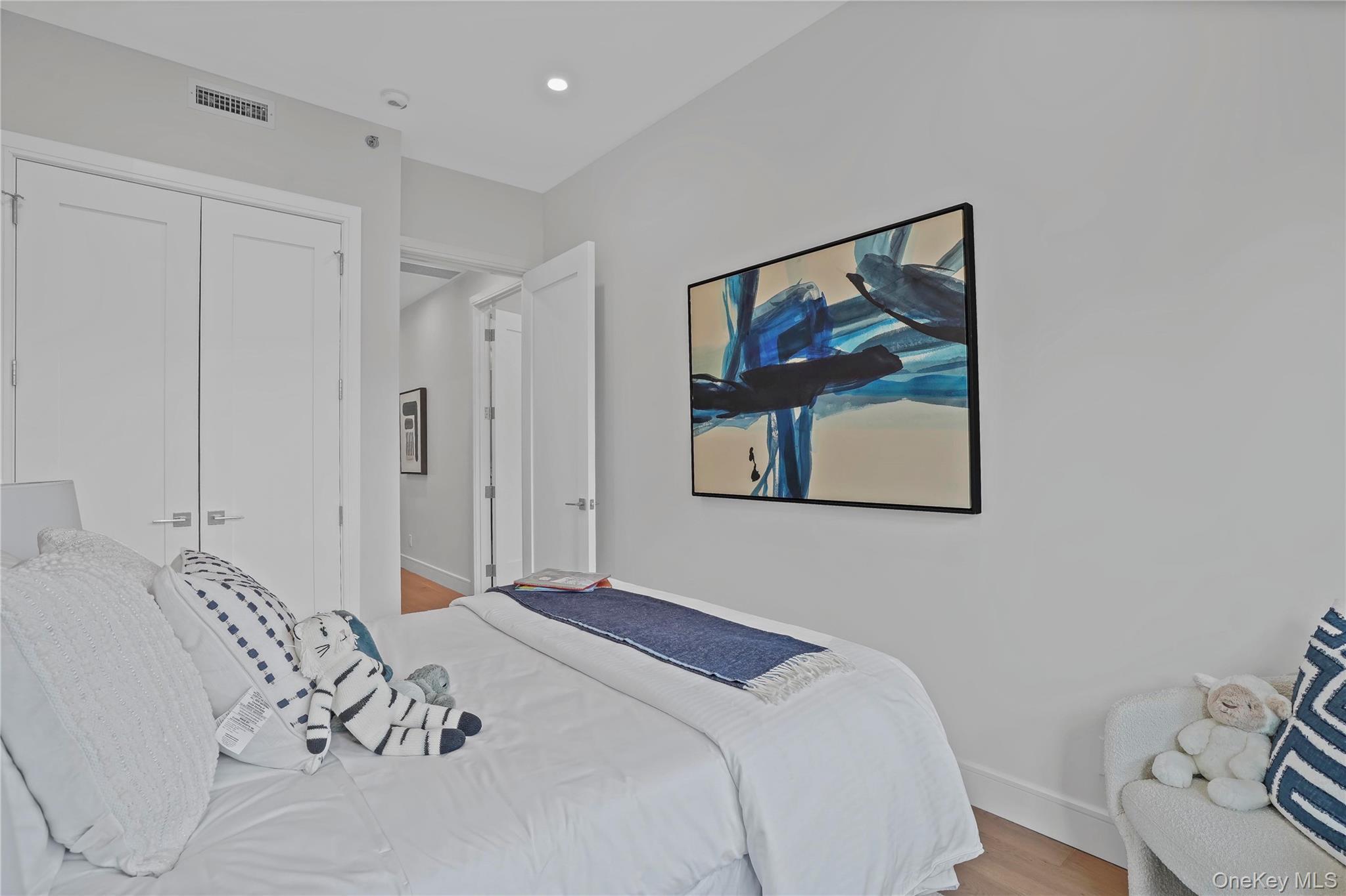 Condo Shore Blvd  Queens, NY 11105, MLS-904501-9
