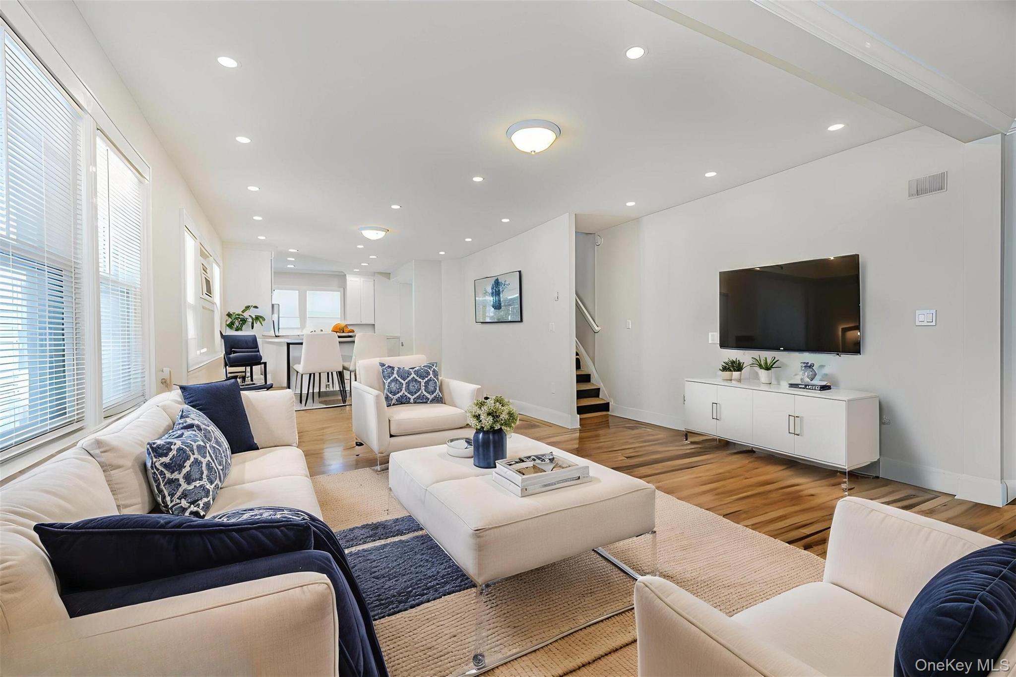 Single Family Hawthorne Staten Island, NY 10314, MLS-904502-12