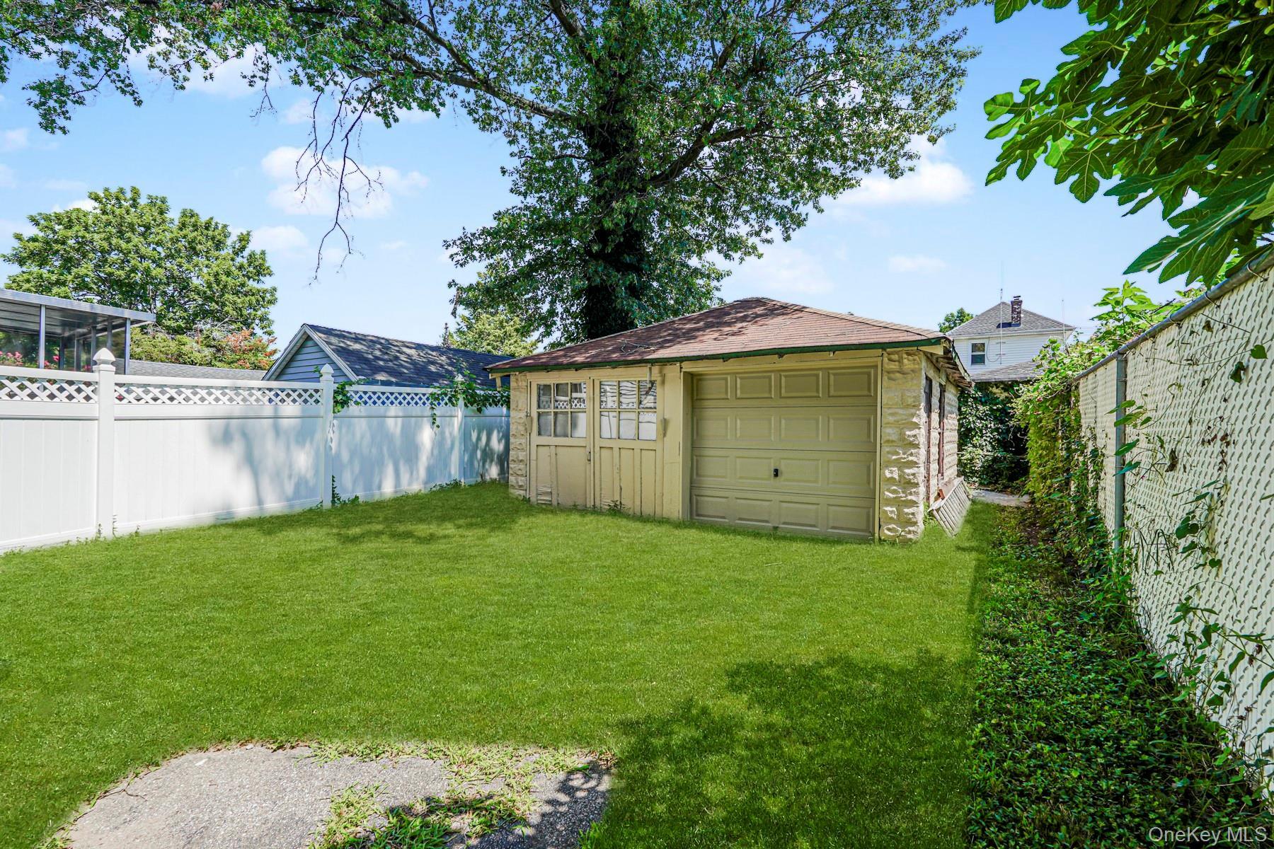 Single Family Hawthorne Staten Island, NY 10314, MLS-904502-23