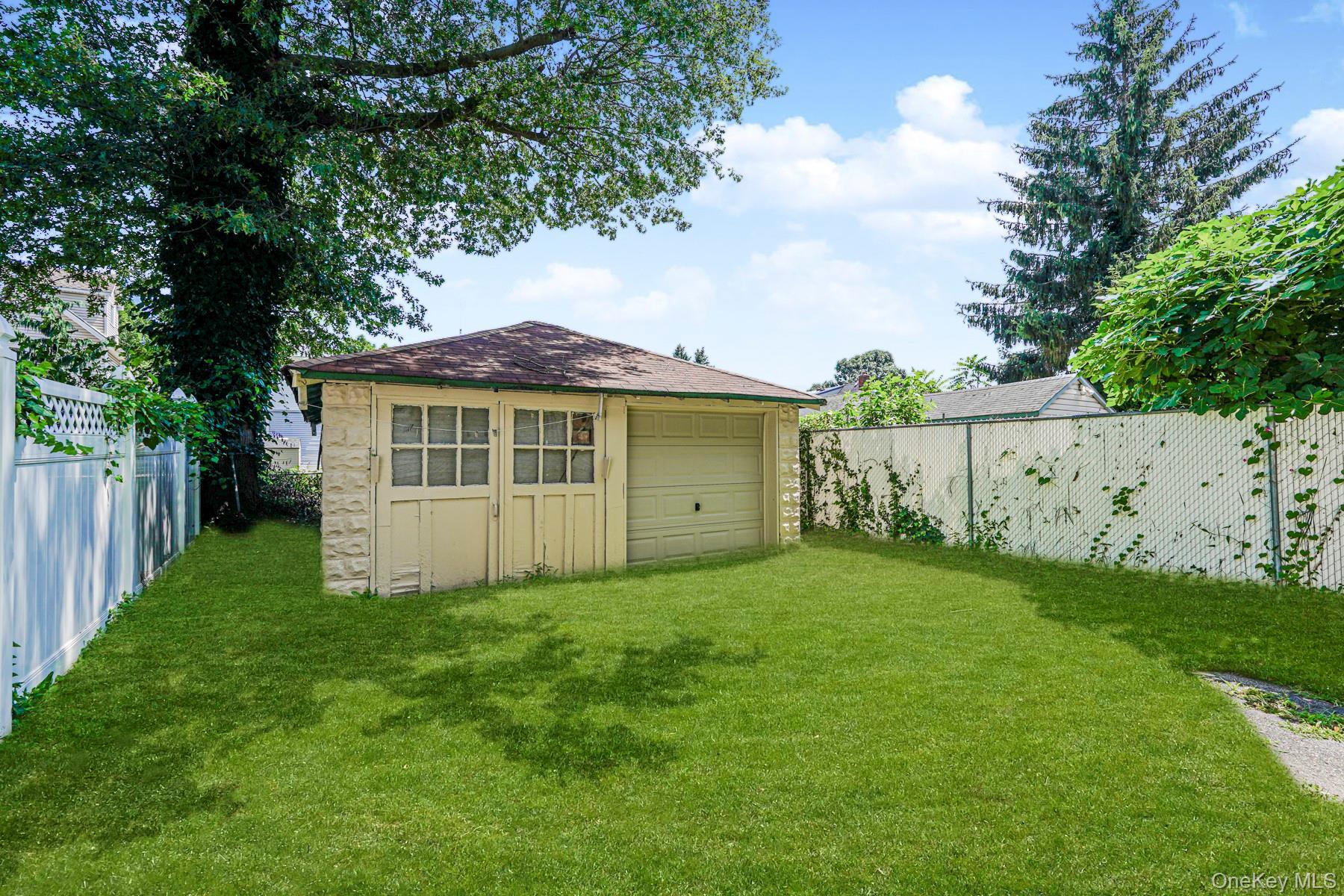 Single Family Hawthorne Staten Island, NY 10314, MLS-904502-24