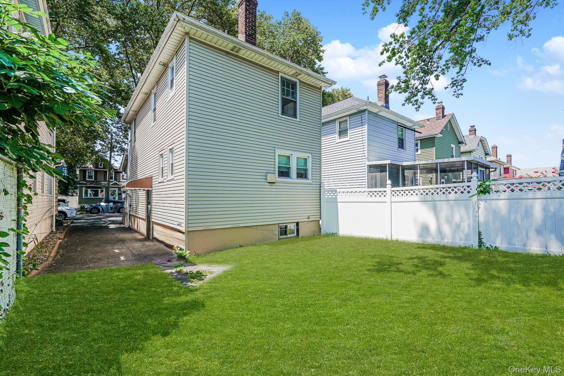 Single Family Hawthorne Staten Island, NY 10314, MLS-904502-25