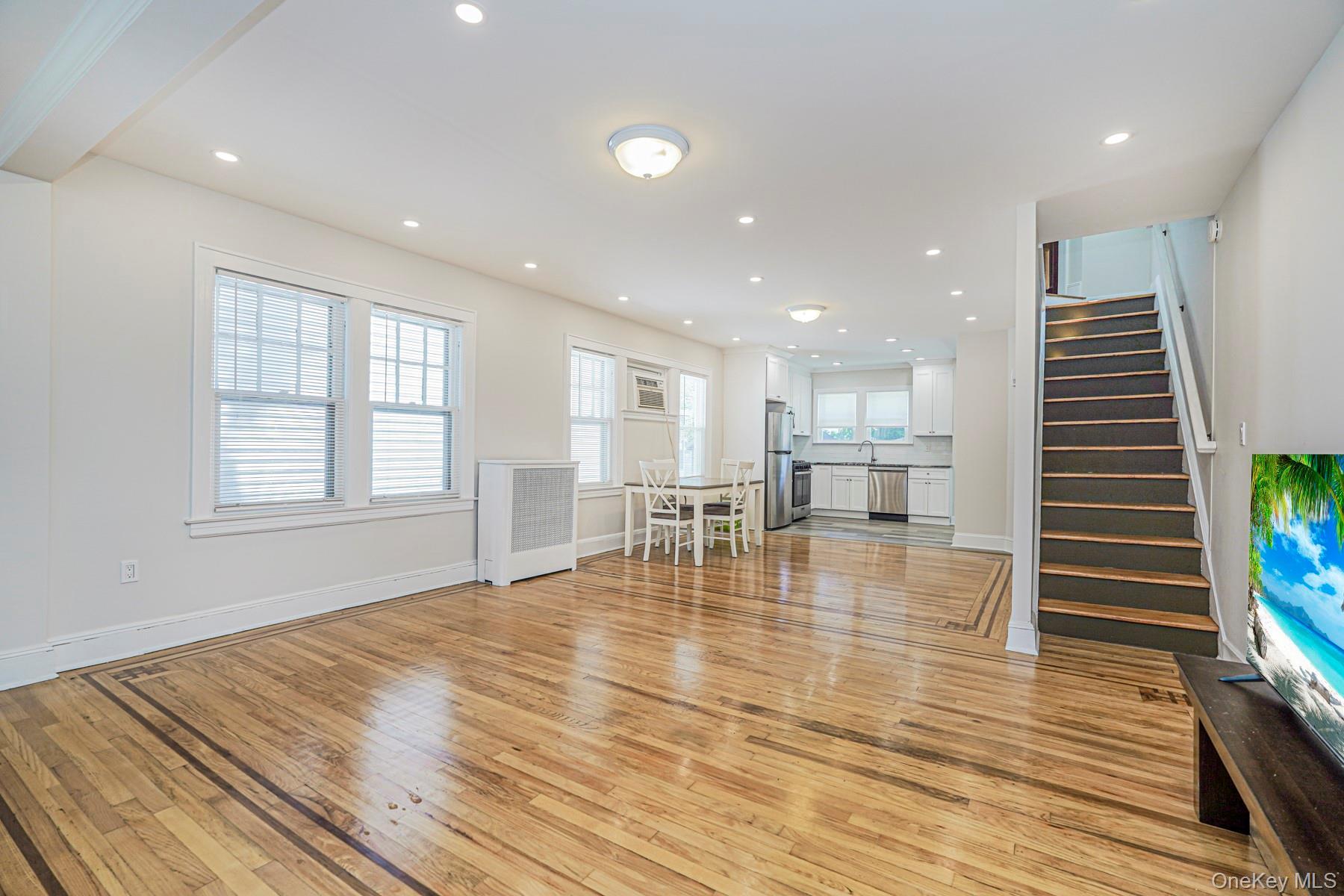 Single Family Hawthorne Staten Island, NY 10314, MLS-904502-4