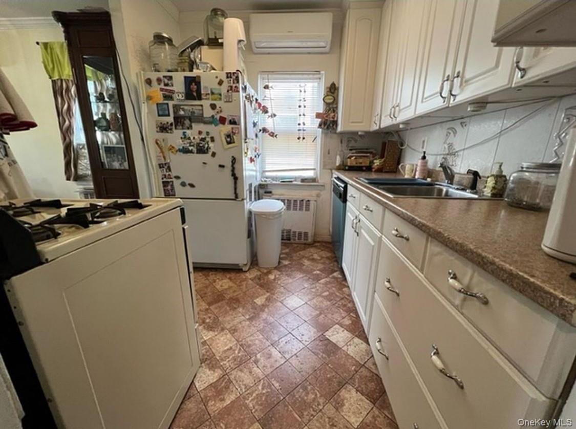 Single Family 32nd Brooklyn, NY 11210, MLS-904524-7