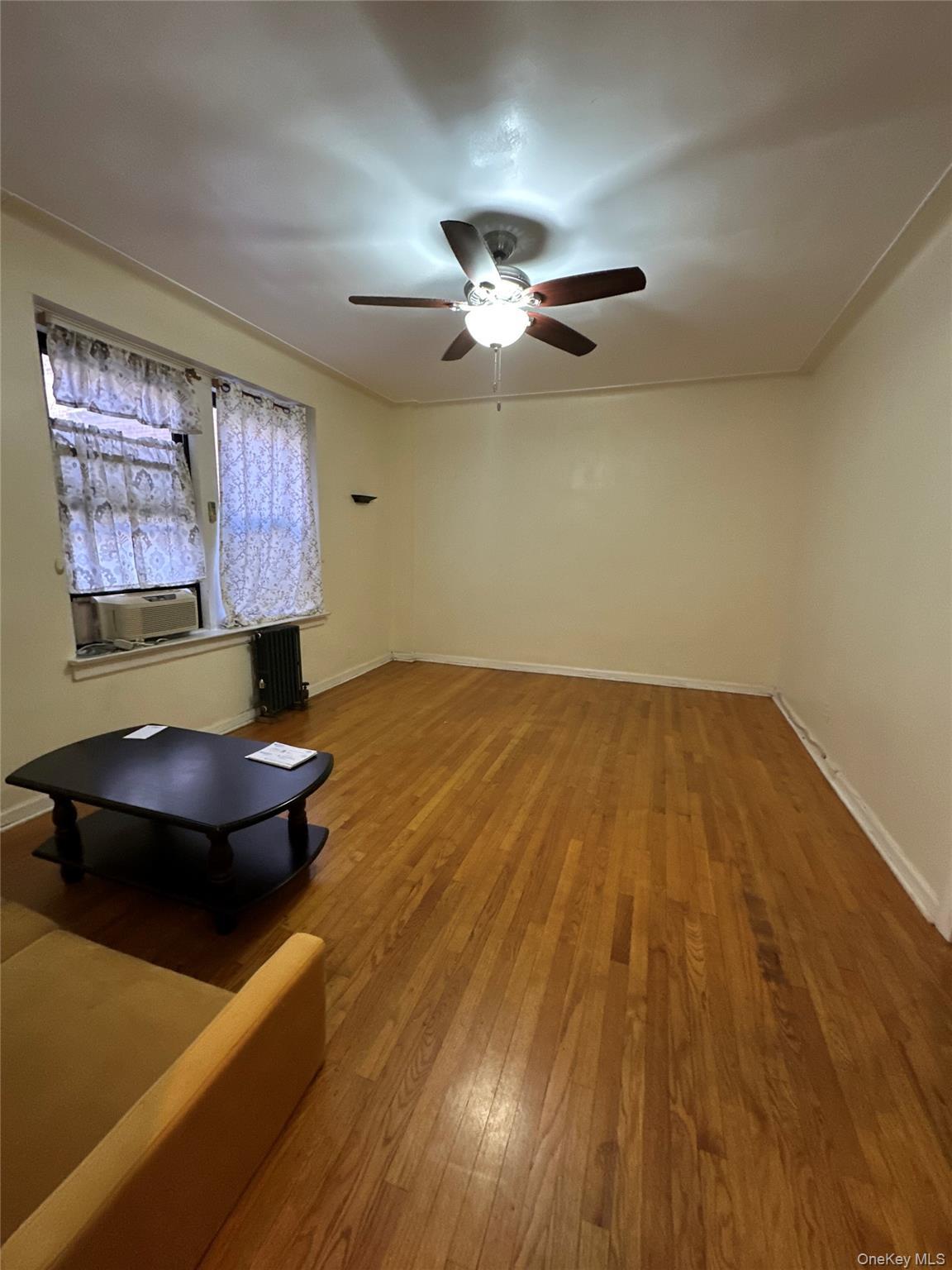 Coop Saunders  Queens, NY 11374, MLS-904528-3