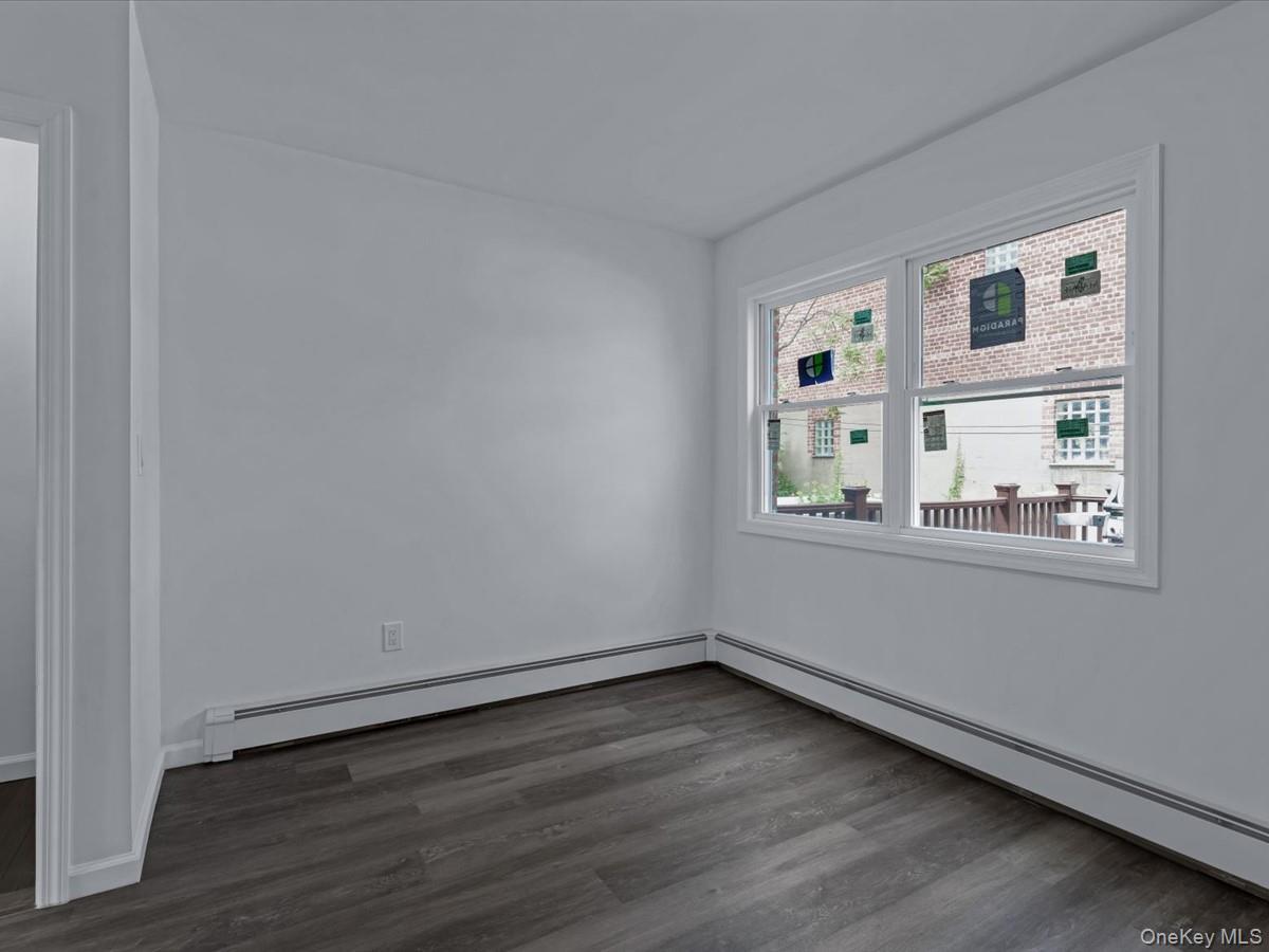 Single Family Middletown  Bronx, NY 10461, MLS-904541-11