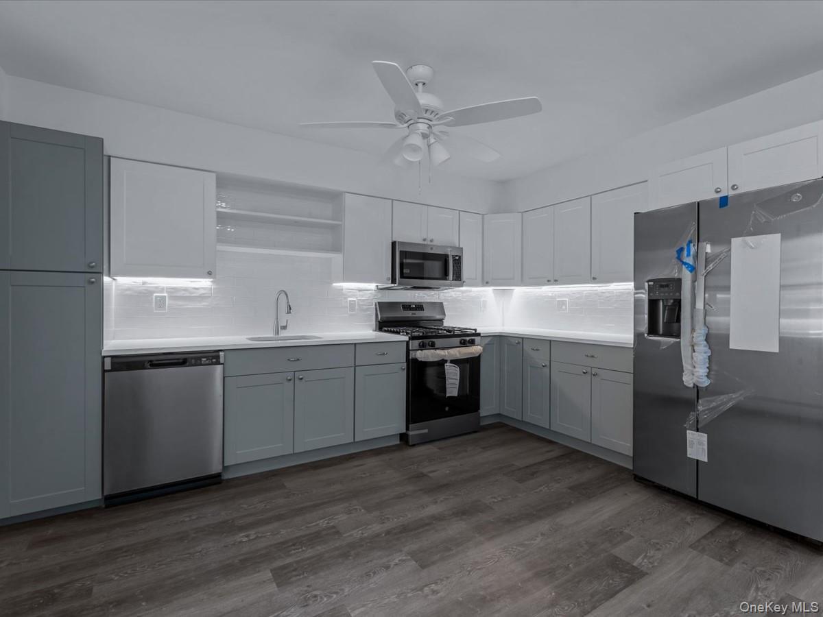 Single Family Middletown  Bronx, NY 10461, MLS-904541-2